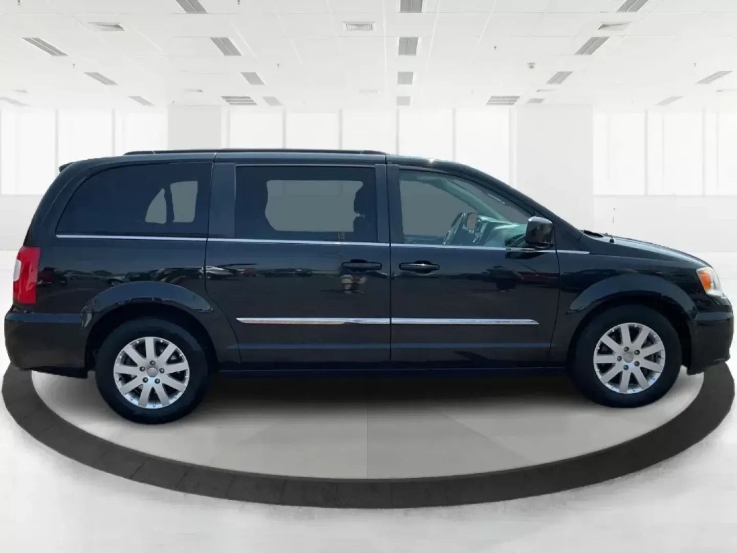 2014 Chrysler Town and Country Touring (2C4RC1BG3ER) with an Pentastar 3.6L V-6 DOHC engine, located at 1099 N County Rd 25A, Troy, OH, 45373, (937) 908-9800, 40.057079, -84.212883 - **Discover Freedom on the Road with the 2014 Chrysler Town and Country at Advantage Car and Credit!**<br /> <br /> Are you ready to elevate your family adventures or enhance your daily commute? The 2014 Chrysler Town and Country is the perfect companion for busy families, weekend explorers, or a - Photo#1