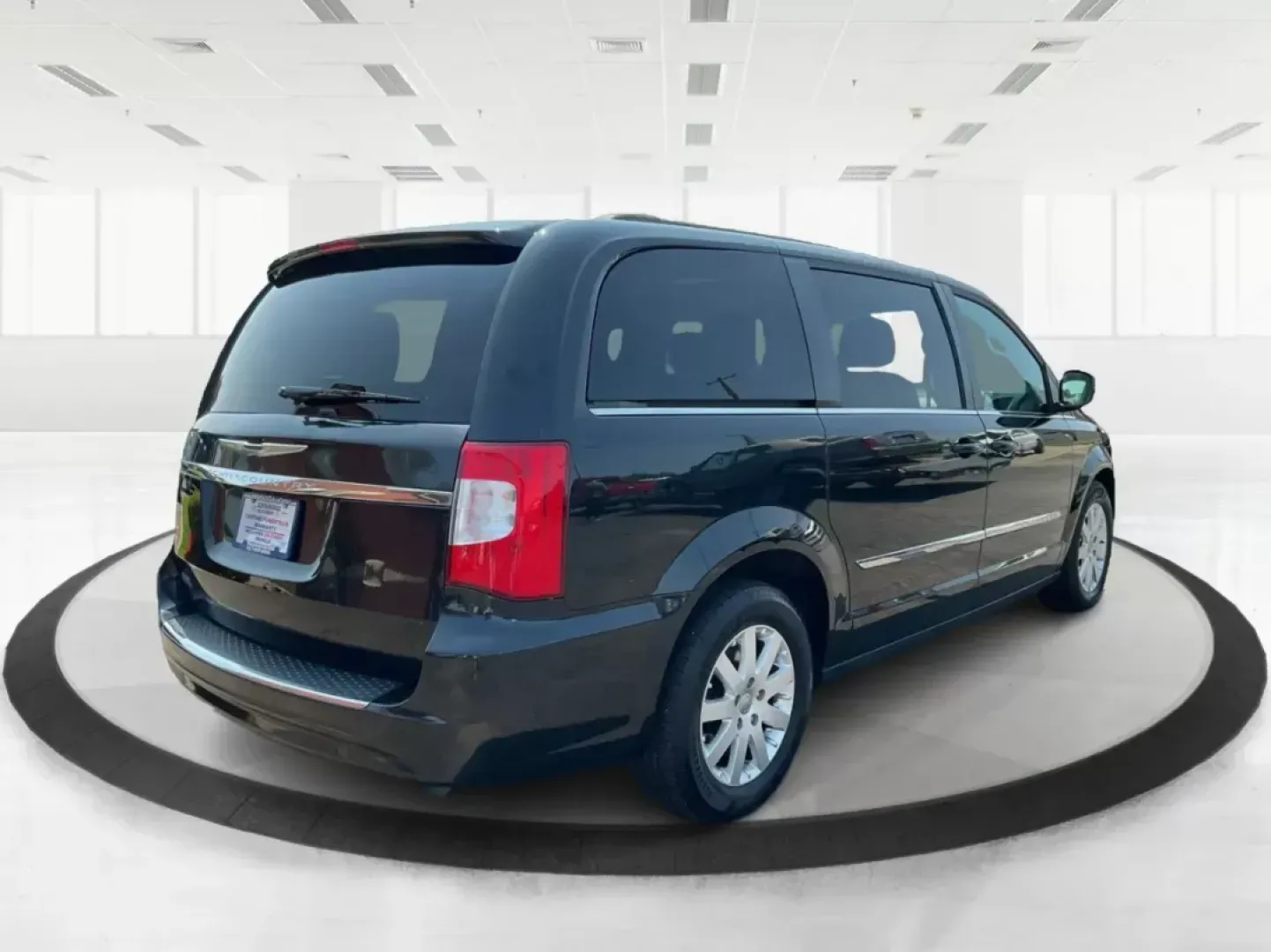 2014 Chrysler Town and Country Touring (2C4RC1BG3ER) with an Pentastar 3.6L V-6 DOHC engine, located at 1099 N County Rd 25A, Troy, OH, 45373, (937) 908-9800, 40.057079, -84.212883 - **Discover Freedom on the Road with the 2014 Chrysler Town and Country at Advantage Car and Credit!**<br /> <br /> Are you ready to elevate your family adventures or enhance your daily commute? The 2014 Chrysler Town and Country is the perfect companion for busy families, weekend explorers, or a - Photo#2