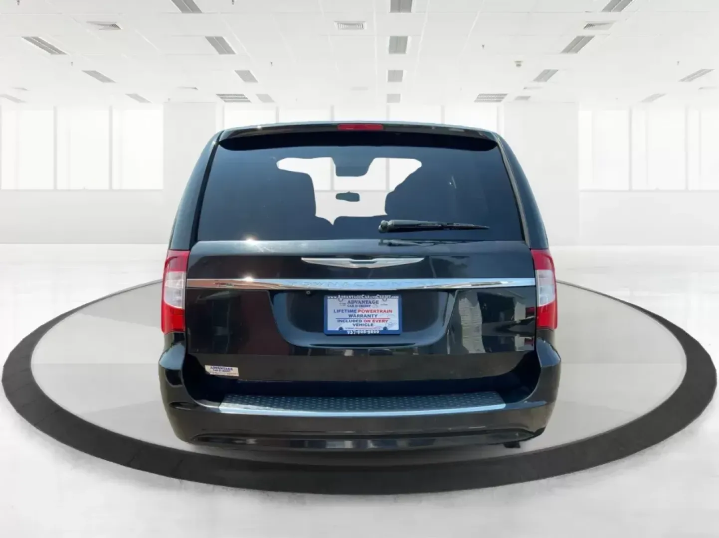 2014 Chrysler Town and Country Touring (2C4RC1BG3ER) with an Pentastar 3.6L V-6 DOHC engine, located at 1099 N County Rd 25A, Troy, OH, 45373, (937) 908-9800, 40.057079, -84.212883 - **Discover Freedom on the Road with the 2014 Chrysler Town and Country at Advantage Car and Credit!**<br /> <br /> Are you ready to elevate your family adventures or enhance your daily commute? The 2014 Chrysler Town and Country is the perfect companion for busy families, weekend explorers, or a - Photo#3