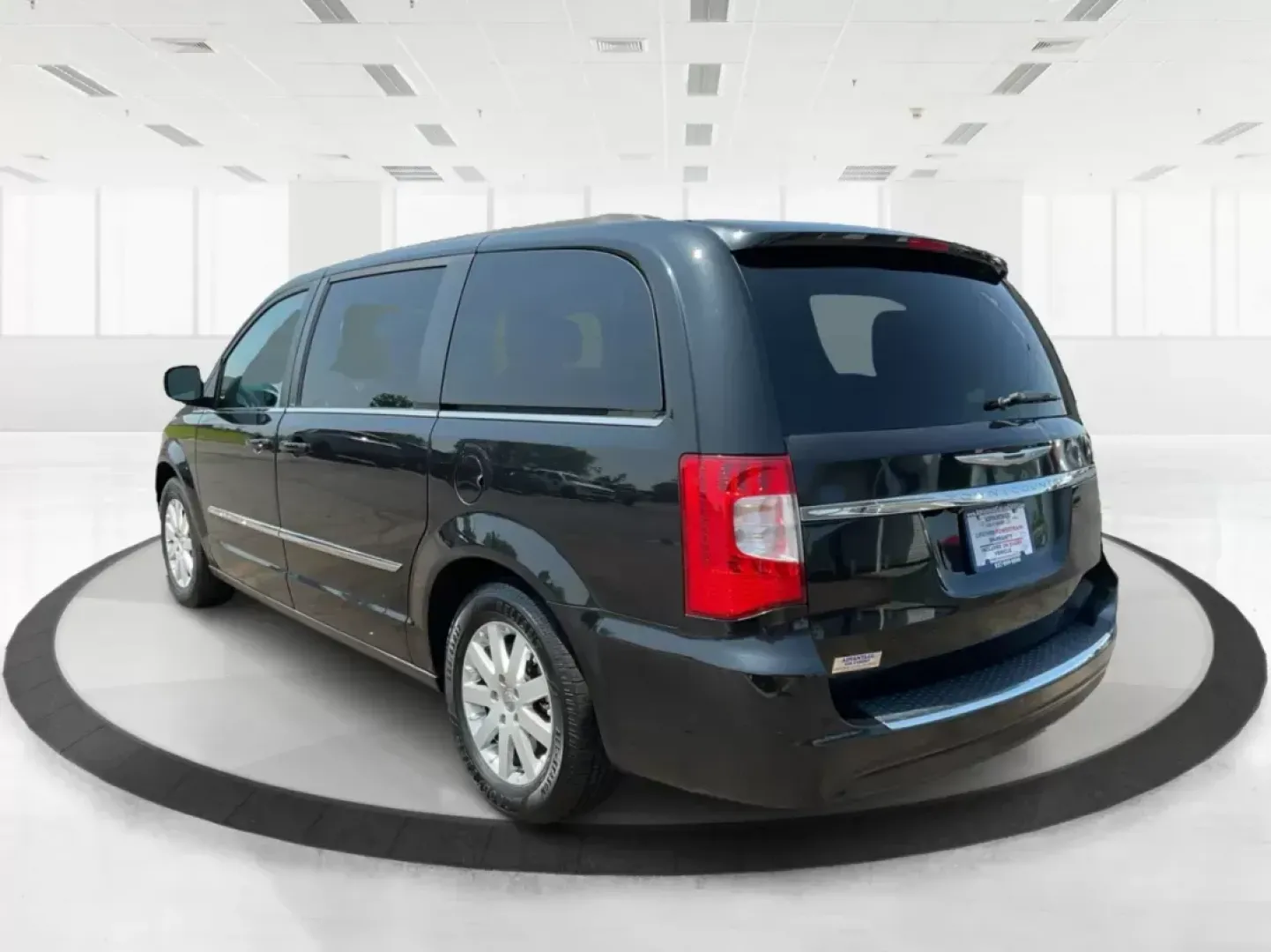 2014 Chrysler Town and Country Touring (2C4RC1BG3ER) with an Pentastar 3.6L V-6 DOHC engine, located at 1099 N County Rd 25A, Troy, OH, 45373, (937) 908-9800, 40.057079, -84.212883 - **Discover Freedom on the Road with the 2014 Chrysler Town and Country at Advantage Car and Credit!**<br /> <br /> Are you ready to elevate your family adventures or enhance your daily commute? The 2014 Chrysler Town and Country is the perfect companion for busy families, weekend explorers, or a - Photo#4