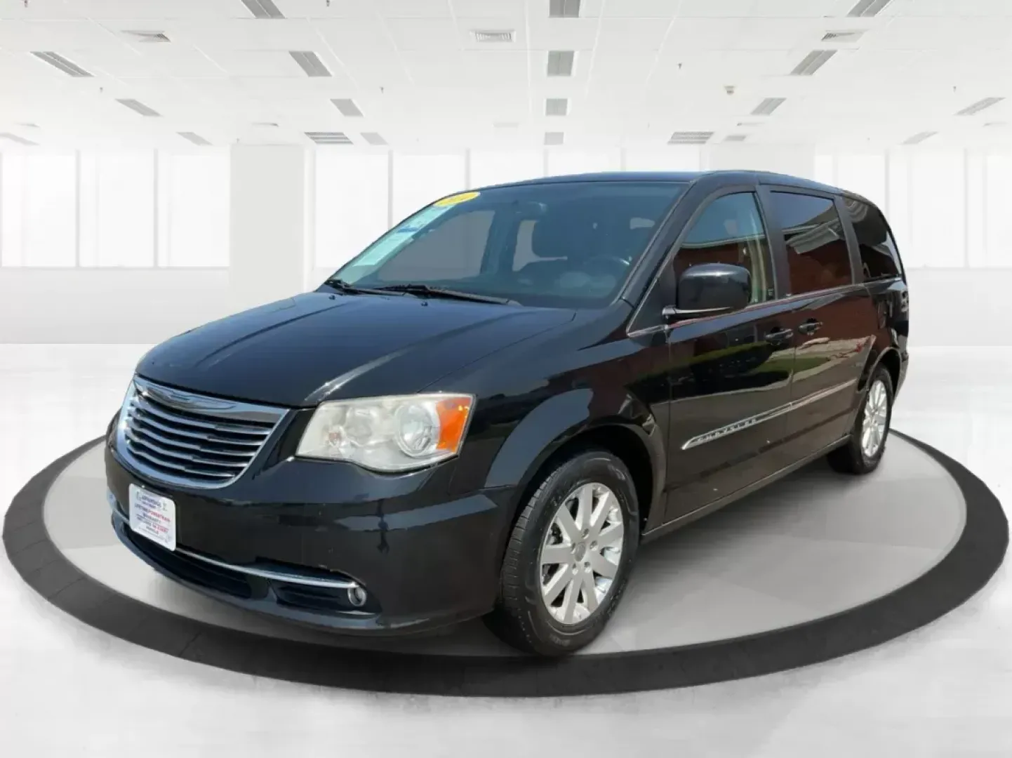 2014 Chrysler Town and Country Touring (2C4RC1BG3ER) with an Pentastar 3.6L V-6 DOHC engine, located at 1099 N County Rd 25A, Troy, OH, 45373, (937) 908-9800, 40.057079, -84.212883 - **Discover Freedom on the Road with the 2014 Chrysler Town and Country at Advantage Car and Credit!**<br /> <br /> Are you ready to elevate your family adventures or enhance your daily commute? The 2014 Chrysler Town and Country is the perfect companion for busy families, weekend explorers, or a - Photo#7