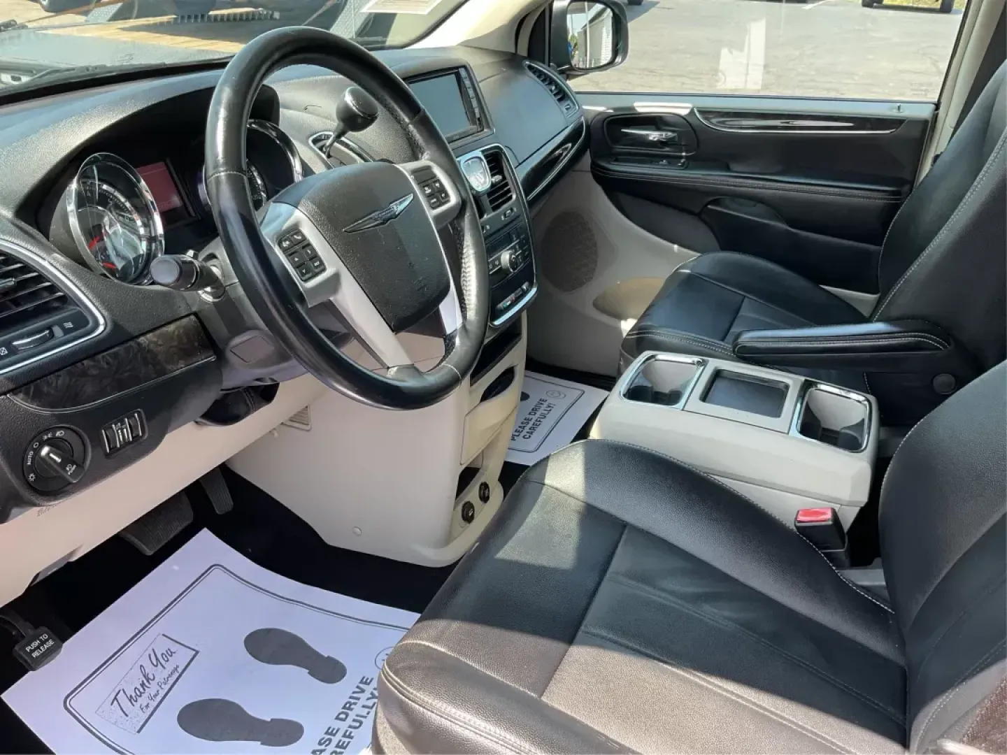 2014 Chrysler Town and Country Touring (2C4RC1BG3ER) with an Pentastar 3.6L V-6 DOHC engine, located at 1099 N County Rd 25A, Troy, OH, 45373, (937) 908-9800, 40.057079, -84.212883 - **Discover Freedom on the Road with the 2014 Chrysler Town and Country at Advantage Car and Credit!**<br /> <br /> Are you ready to elevate your family adventures or enhance your daily commute? The 2014 Chrysler Town and Country is the perfect companion for busy families, weekend explorers, or a - Photo#8