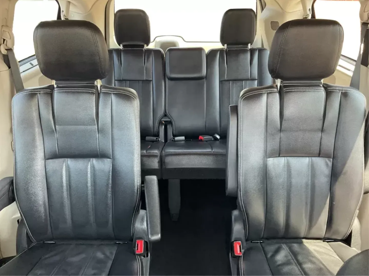 2014 Chrysler Town and Country Touring (2C4RC1BG3ER) with an Pentastar 3.6L V-6 DOHC engine, located at 1099 N County Rd 25A, Troy, OH, 45373, (937) 908-9800, 40.057079, -84.212883 - **Discover Freedom on the Road with the 2014 Chrysler Town and Country at Advantage Car and Credit!**<br /> <br /> Are you ready to elevate your family adventures or enhance your daily commute? The 2014 Chrysler Town and Country is the perfect companion for busy families, weekend explorers, or a - Photo#13