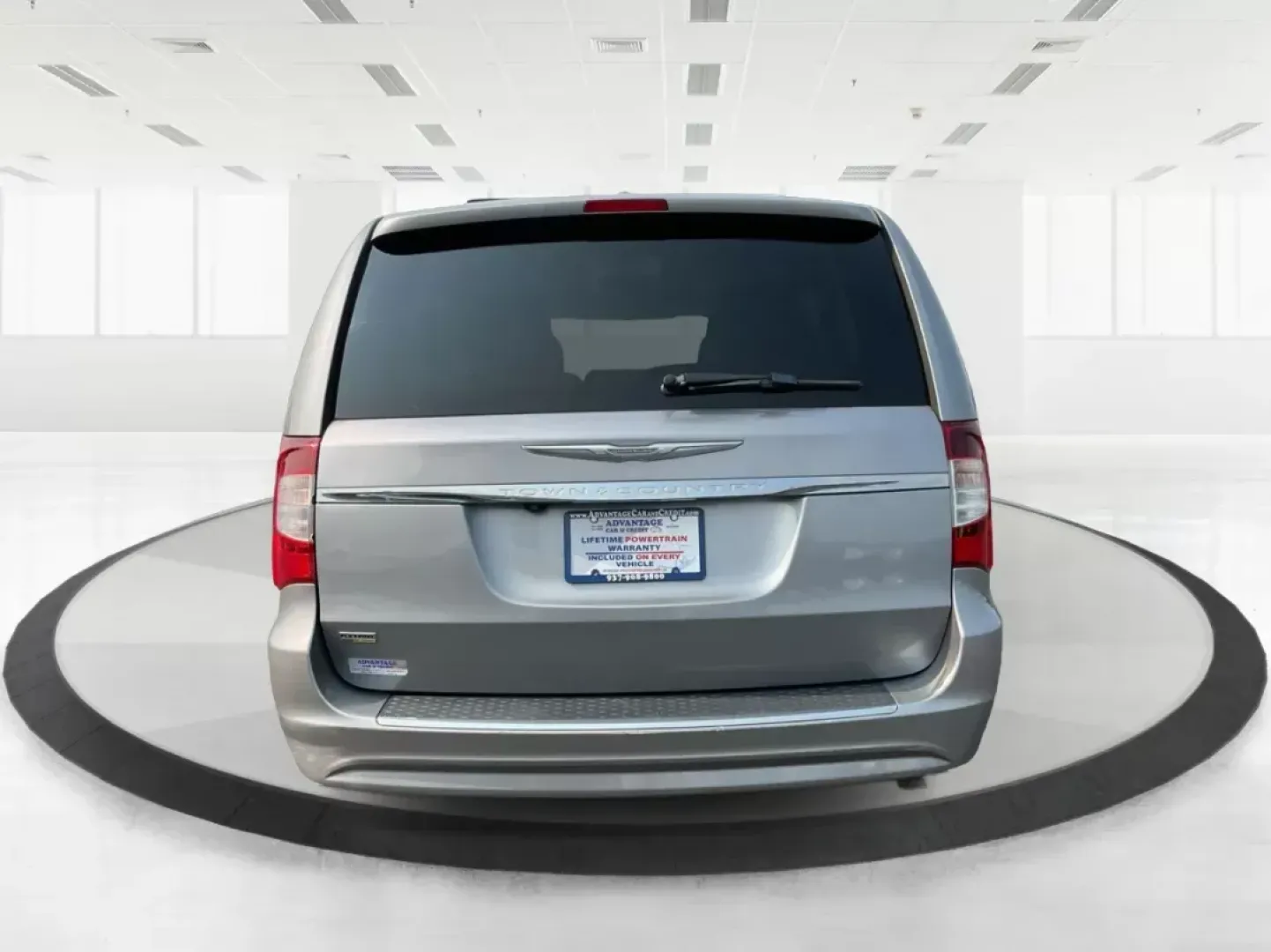 2014 Chrysler Town and Country Touring (2C4RC1BG3ER) with an 3.6L V6 DOHC 24V engine, 6-Speed Automatic transmission, located at 8750 N County Rd 25A, Piqua, OH, 45356, (937) 908-9800, 40.164391, -84.232513 - Elevate your family's adventures with the 2014 Chrysler Town and Country Touring van, available now at Advantage Car and Credit in Fairborn, OH. This spacious and versatile vehicle is perfect for growing families, weekend trips, or anyone looking for the ultimate comfort in commuting. With ample s - Photo#3