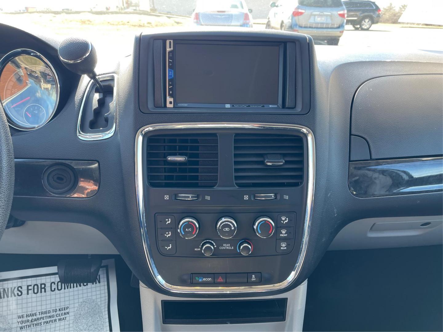 2014 Dodge Grand Caravan SXT (2C4RDGCG4ER) with an 3.6L V-6 DOHC engine, located at 880 E. National Road, Vandalia, OH, 45377, (937) 908-9800, 39.891918, -84.183594 - 2014 Dodge Grand Caravan SXT - Photo#12