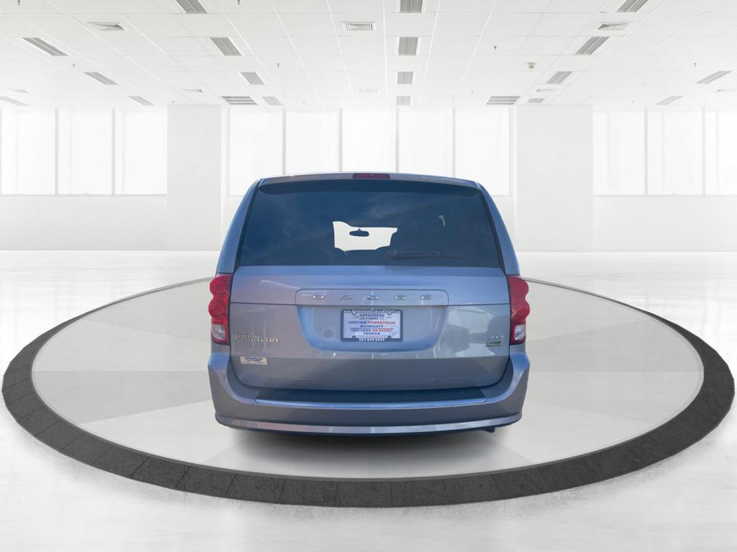 2014 Dodge Grand Caravan SXT (2C4RDGCG4ER) with an 3.6L V-6 DOHC engine, located at 880 E. National Road, Vandalia, OH, 45377, (937) 908-9800, 39.891918, -84.183594 - 2014 Dodge Grand Caravan SXT - Photo#3
