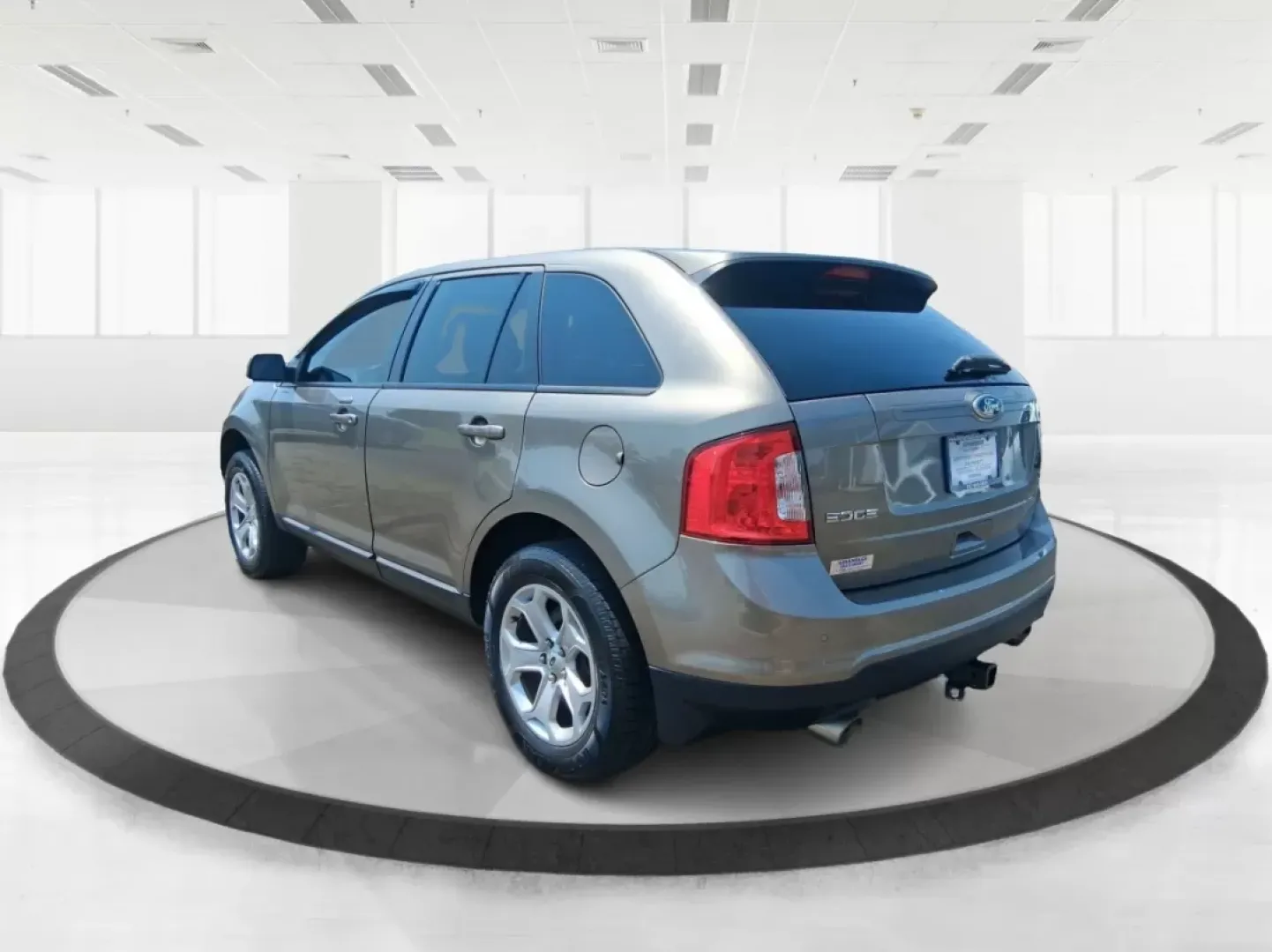 2014 Ford Edge SEL (2FMDK4JCXEB) with an 3.5L V-6 DOHC engine, located at 1184 Kauffman Ave, Fairborn, OH, 45324, (937) 908-9800, 39.807072, -84.030914 - Are you searching for the perfect vehicle to elevate your family adventures or enhance your daily commute? Look no further! The 2014 Ford Edge SEL is designed to fit every aspect of your lifestyle, whether you're navigating busy city streets, embarking on weekend getaways, or simply running errands - Photo#4