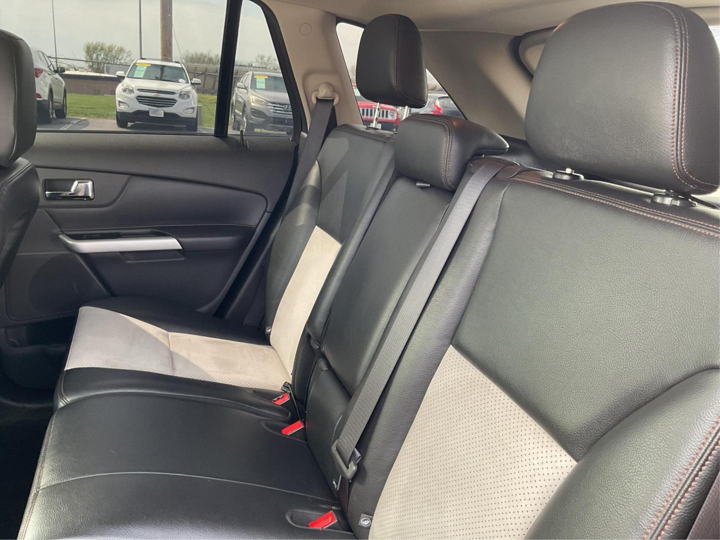 2014 Ford Edge SEL (2FMDK4JC8EB) with an 3.5L V-6 DOHC engine, located at 1230 East Main St, Xenia, OH, 45385, (937) 908-9800, 39.688026, -83.910172 - 2014 Ford Edge SEL - Photo#9
