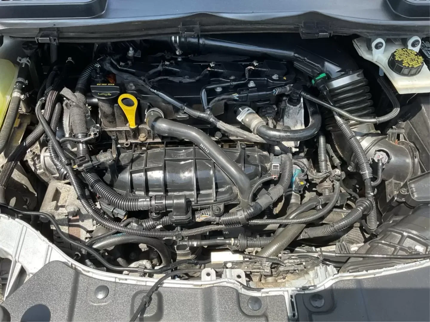 2014 Ford Escape SE (1FMCU0GX6EU) with an Other engine, located at 4508 South Dixie Dr, Moraine, OH, 45439, (937) 908-9800, 39.689976, -84.218452 - Are you searching for the perfect vehicle to accompany your adventures, whether it's for a growing family or weekend getaways? Look no further! At Advantage Car and Credit in Fairborn, OH, we proudly present a stunning **2014 Ford Escape SE** that combines style, comfort, and versatility-all at an u - Photo#11