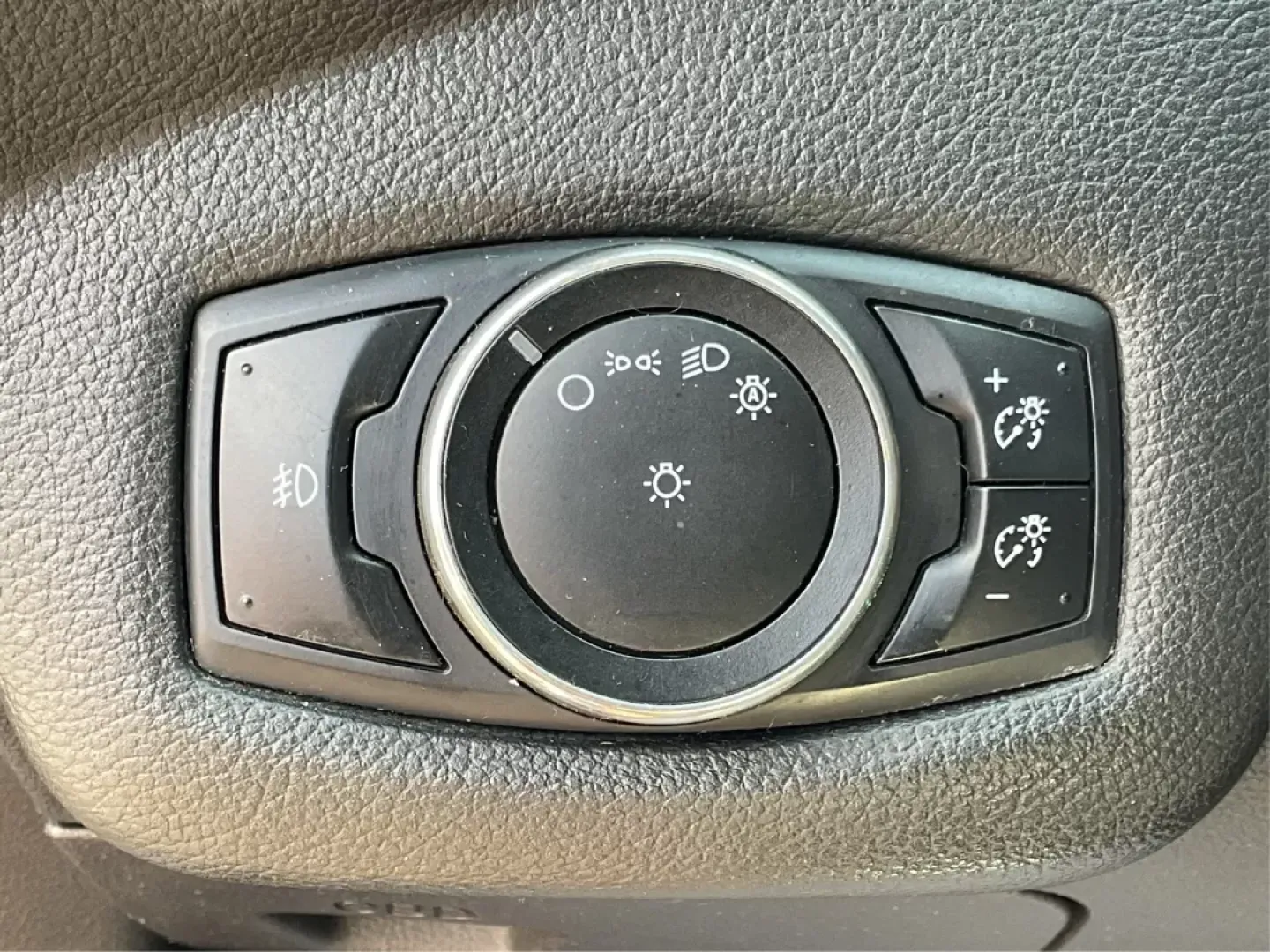 2014 Ford Escape SE (1FMCU0GX6EU) with an Other engine, located at 4508 South Dixie Dr, Moraine, OH, 45439, (937) 908-9800, 39.689976, -84.218452 - Are you searching for the perfect vehicle to accompany your adventures, whether it's for a growing family or weekend getaways? Look no further! At Advantage Car and Credit in Fairborn, OH, we proudly present a stunning **2014 Ford Escape SE** that combines style, comfort, and versatility-all at an u - Photo#17