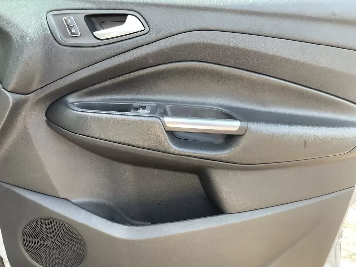 2014 Ford Escape SE (1FMCU0GX6EU) with an Other engine, located at 4508 South Dixie Dr, Moraine, OH, 45439, (937) 908-9800, 39.689976, -84.218452 - Are you searching for the perfect vehicle to accompany your adventures, whether it's for a growing family or weekend getaways? Look no further! At Advantage Car and Credit in Fairborn, OH, we proudly present a stunning **2014 Ford Escape SE** that combines style, comfort, and versatility-all at an u - Photo#20