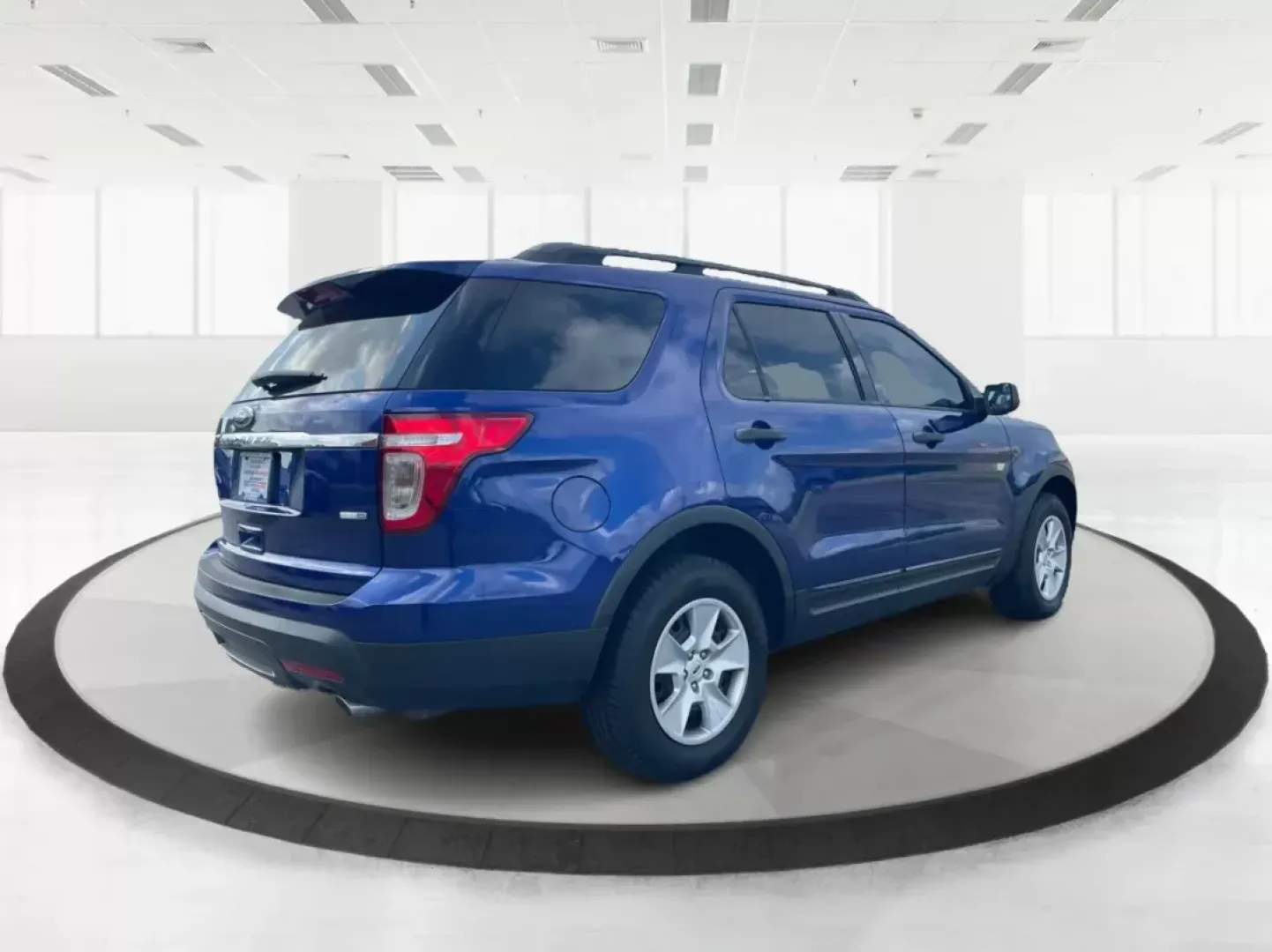2014 Ford Explorer Base (1FM5K8B84EG) with an Other engine, located at 1951 S Dayton Lakeview Rd., New Carlisle, OH, 45344, (937) 908-9800, 39.890999, -84.050255 - Unleash your adventurous spirit with the 2014 Ford Explorer, an SUV that's not just a vehicle, but a gateway to unforgettable road trips and family memories. Whether you're navigating through Fairborn, OH, or embarking on a weekend getaway, this Explorer is equipped to handle it all. With ample spac - Photo#2