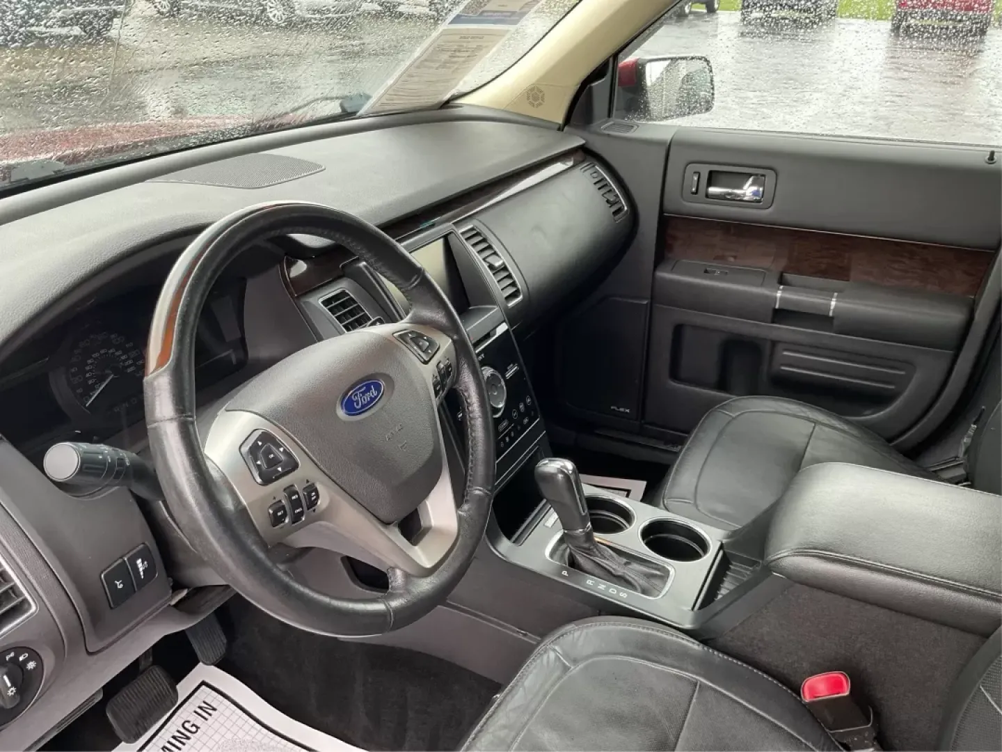 2014 Ford Flex Limited (2FMHK6DTXEB) with an EcoBoost 3.5L V-6 gasoline direct injection engine, located at 4508 South Dixie Dr, Moraine, OH, 45439, (937) 908-9800, 39.689976, -84.218452 - **Discover Your Next Adventure with the 2014 Ford Flex Limited at Advantage Car and Credit in Fairborn, OH!**<br /> <br /> Are you ready to elevate your lifestyle with a vehicle that perfectly balances comfort and capability? The 2014 Ford Flex Limited is the ultimate crossover, designed for familie - Photo#9