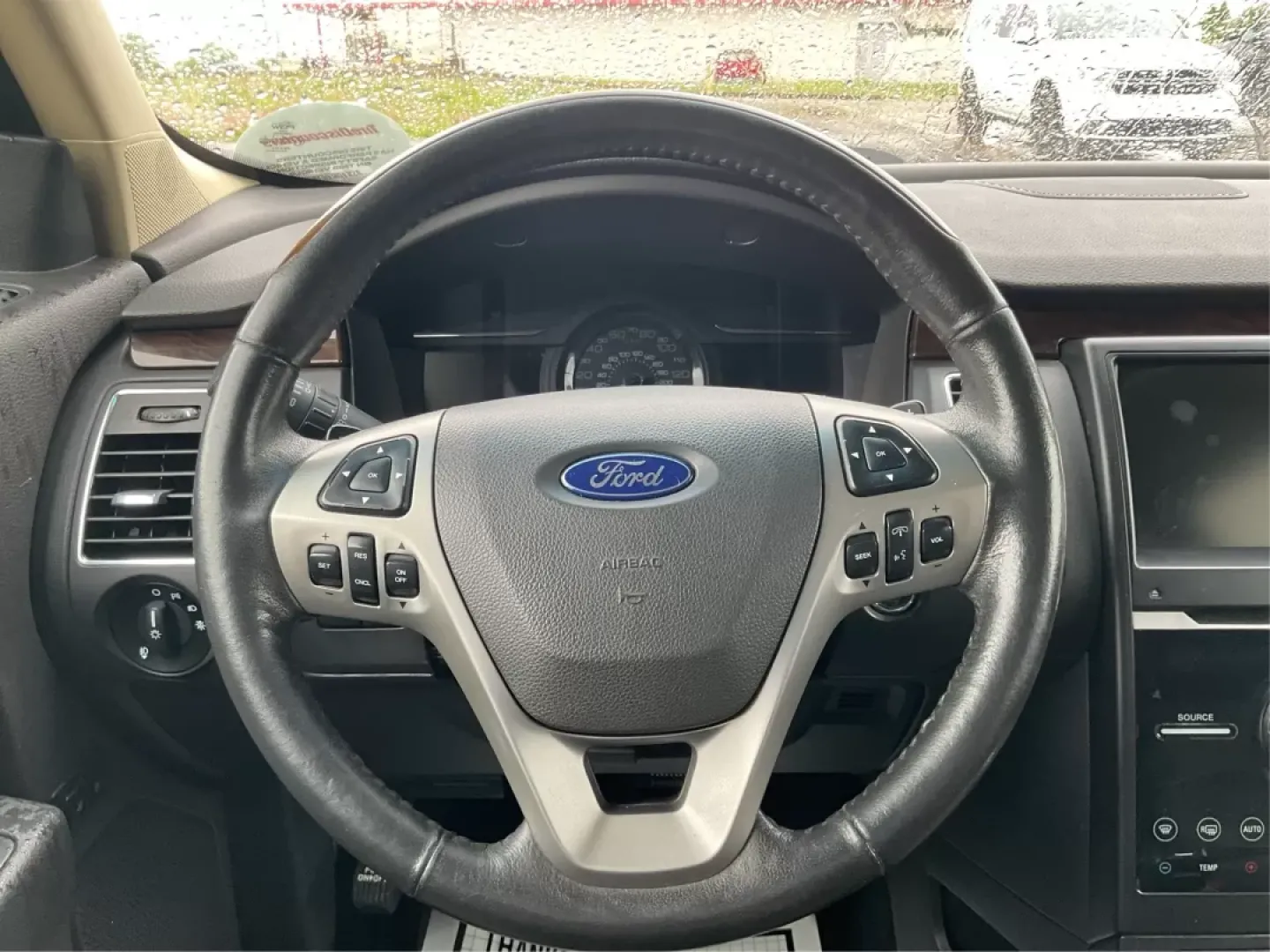 2014 Ford Flex Limited (2FMHK6DTXEB) with an EcoBoost 3.5L V-6 gasoline direct injection engine, located at 4508 South Dixie Dr, Moraine, OH, 45439, (937) 908-9800, 39.689976, -84.218452 - **Discover Your Next Adventure with the 2014 Ford Flex Limited at Advantage Car and Credit in Fairborn, OH!**<br /> <br /> Are you ready to elevate your lifestyle with a vehicle that perfectly balances comfort and capability? The 2014 Ford Flex Limited is the ultimate crossover, designed for familie - Photo#16