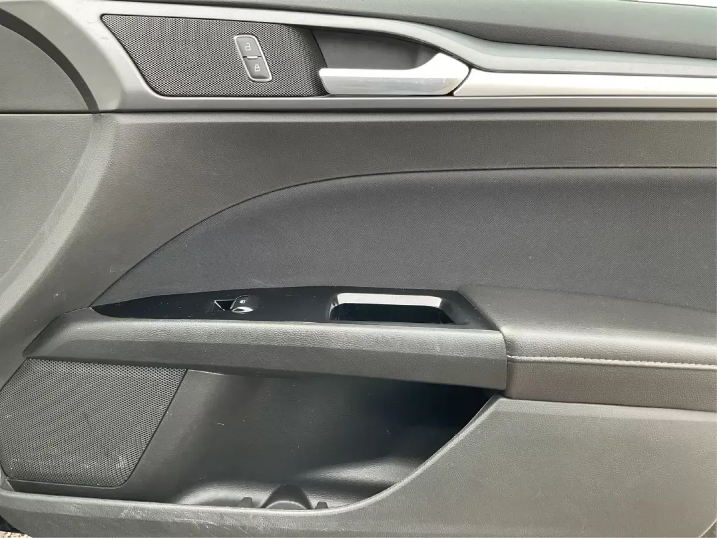 2014 Ford Fusion SE (3FA6P0H79ER) with an Duratec 2.5L I-4 DOHC engine, located at 1951 S Dayton Lakeview Rd., New Carlisle, OH, 45344, (937) 908-9800, 39.890999, -84.050255 - 2014 Ford Fusion SE - Photo#19