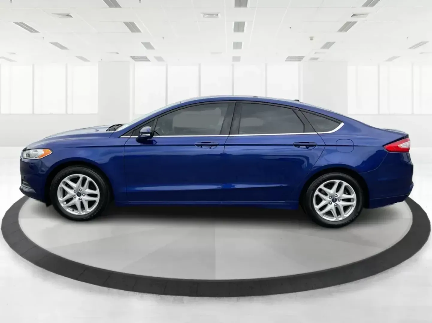 2014 Ford Fusion SE (3FA6P0H78ER) with an Other engine, located at 4508 South Dixie Dr, Moraine, OH, 45439, (937) 908-9800, 39.689976, -84.218452 - **Explore the Open Road with the 2014 Ford Fusion SE from Advantage Car and Credit!** <br /> <br /> Are you ready to elevate your daily commute or embark on your next adventure? This stunning **2014 Ford Fusion SE**, now available at **Advantage Car and Credit** in **Fairborn, OH**, is the perfect b - Photo#5