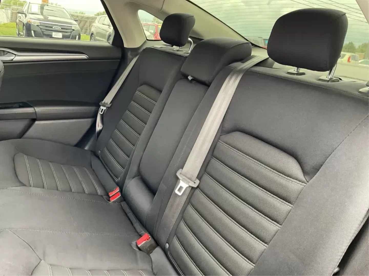 2014 Ford Fusion SE (3FA6P0H78ER) with an Other engine, located at 4508 South Dixie Dr, Moraine, OH, 45439, (937) 908-9800, 39.689976, -84.218452 - **Explore the Open Road with the 2014 Ford Fusion SE from Advantage Car and Credit!** <br /> <br /> Are you ready to elevate your daily commute or embark on your next adventure? This stunning **2014 Ford Fusion SE**, now available at **Advantage Car and Credit** in **Fairborn, OH**, is the perfect b - Photo#9
