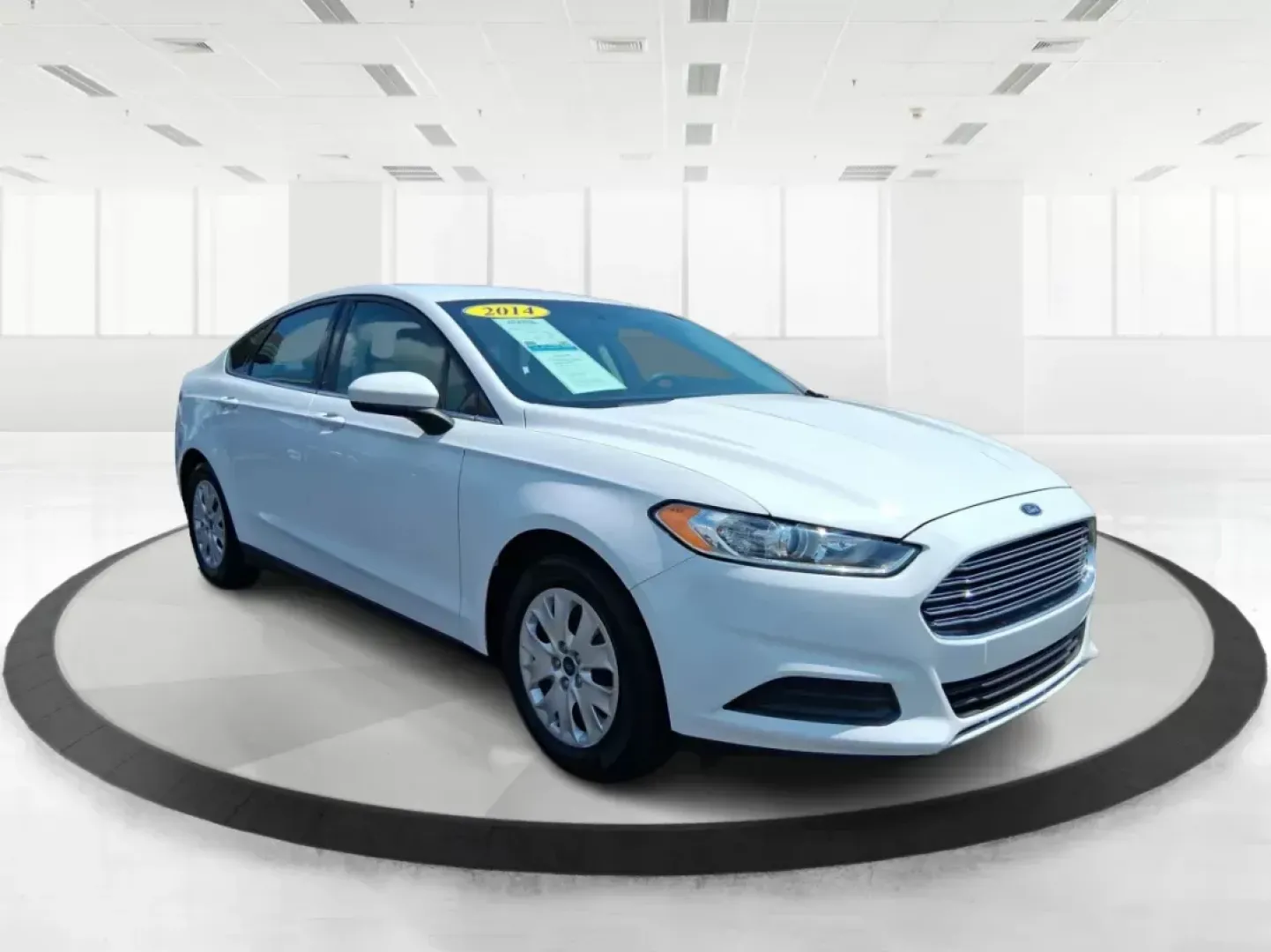 2014 Ford Fusion S (1FA6P0G70E5) with an Duratec 2.5L I-4 DOHC engine, located at 880 E. National Road, Vandalia, OH, 45377, (937) 908-9800, 39.891918, -84.183594 - **Elevate Your Daily Drive with the 2014 Ford Fusion S at Advantage Car and Credit**<br /> <br /> Imagine cruising through the scenic streets of Fairborn, OH, in a stylish and reliable sedan that fits seamlessly into your lifestyle. Whether you're commuting to work, running errands, or planning a we - Photo#0
