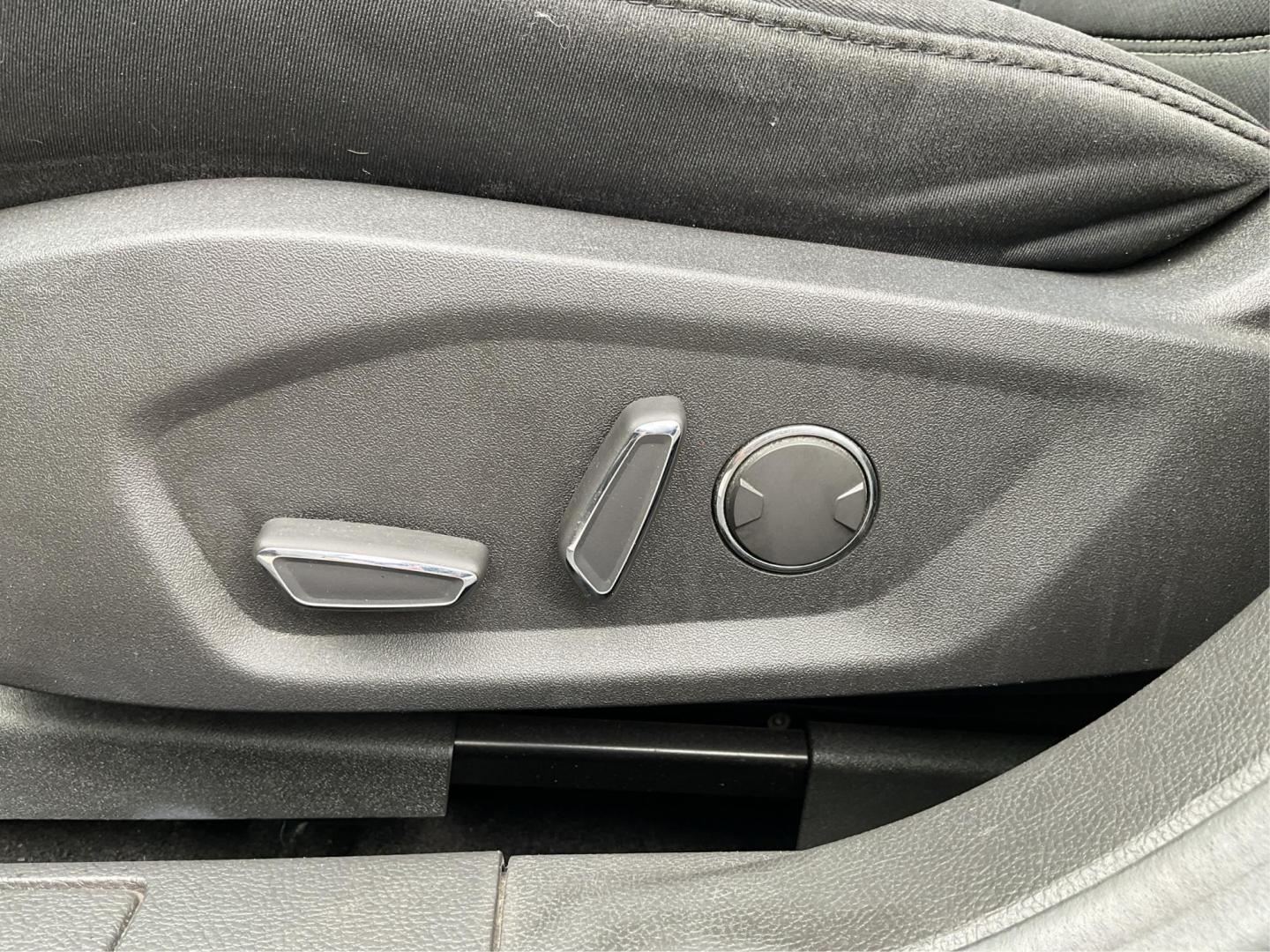 2014 Ford Fusion SE (3FA6P0H78ER) with an Other engine, located at 1184 Kauffman Ave, Fairborn, OH, 45324, (937) 908-9800, 39.807072, -84.030914 - 2014 Ford Fusion SE - Photo#17