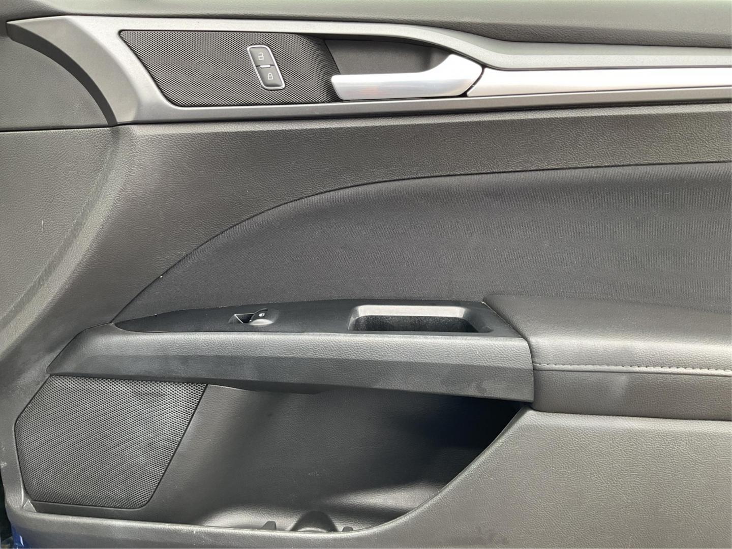 2014 Ford Fusion SE (3FA6P0H78ER) with an Other engine, located at 1184 Kauffman Ave, Fairborn, OH, 45324, (937) 908-9800, 39.807072, -84.030914 - 2014 Ford Fusion SE - Photo#19