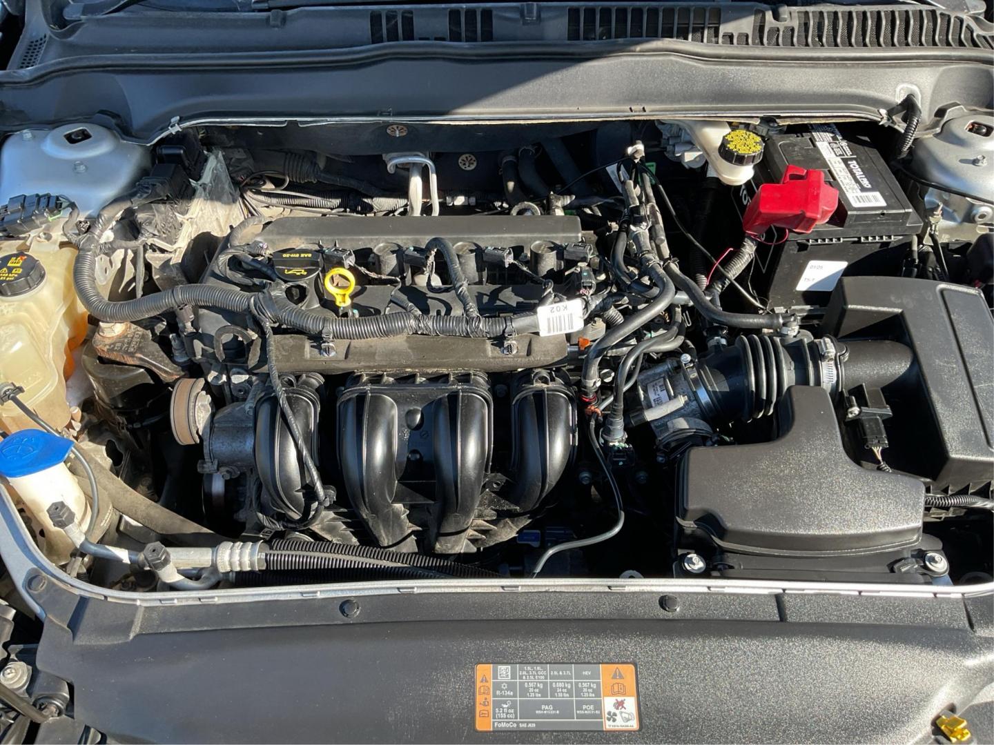 2014 Ingot Silver Ford Fusion SE (1FA6P0H76E5) with an 2.5L L4 DOHC 16V engine, located at 4508 South Dixie Dr, Moraine, OH, 45439, (937) 908-9800, 39.689976, -84.218452 - 2014 Ford Fusion SE - Photo#10