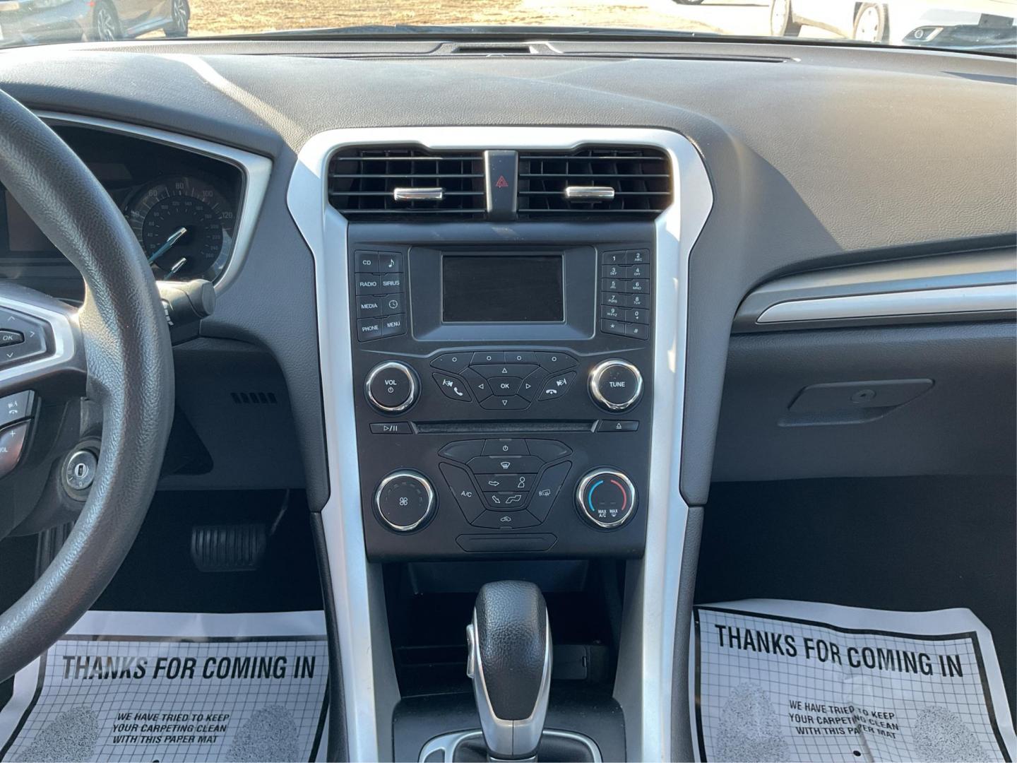 2014 Ingot Silver Ford Fusion SE (1FA6P0H76E5) with an 2.5L L4 DOHC 16V engine, located at 4508 South Dixie Dr, Moraine, OH, 45439, (937) 908-9800, 39.689976, -84.218452 - 2014 Ford Fusion SE - Photo#12