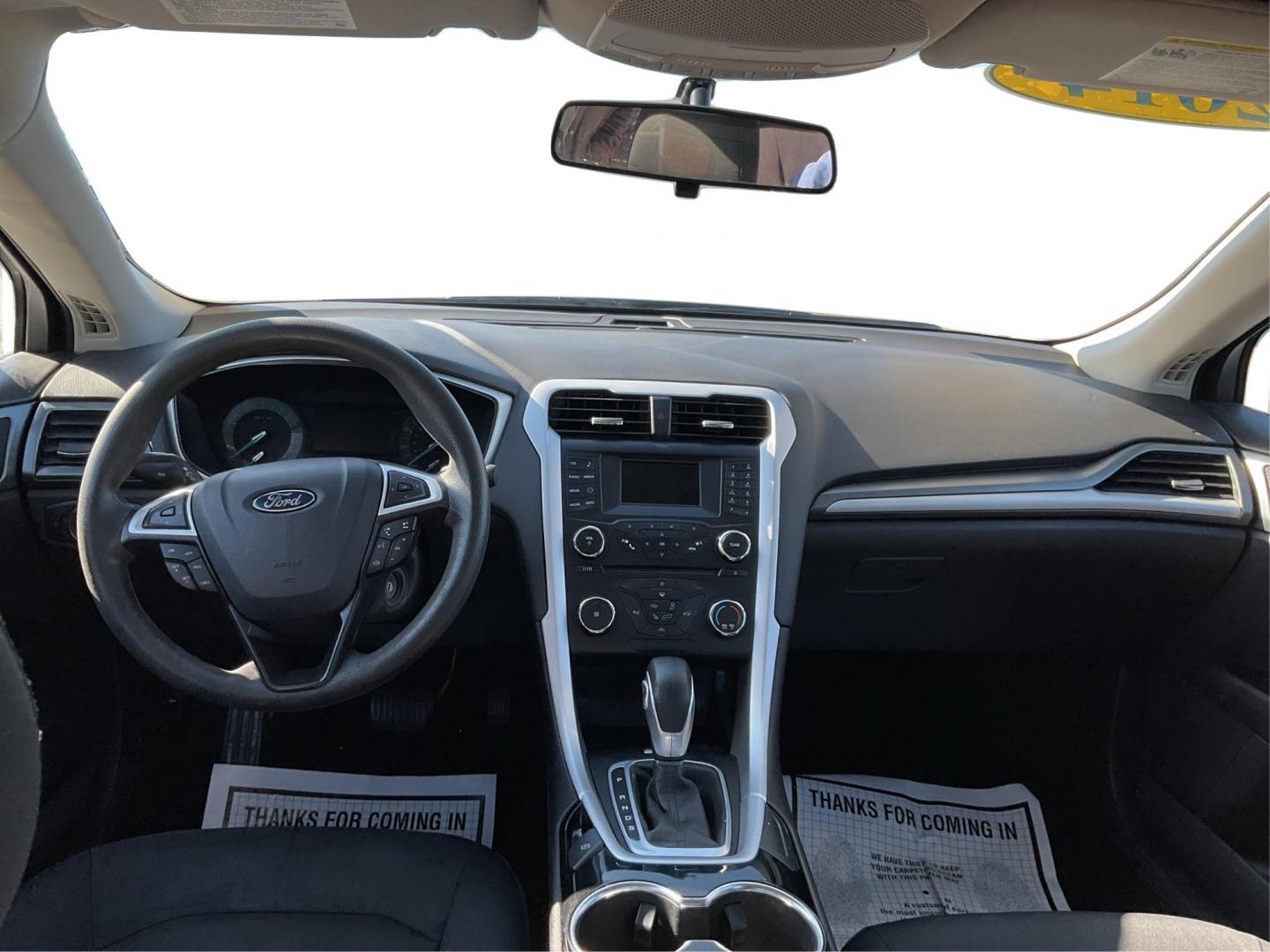 2014 Ingot Silver Ford Fusion SE (1FA6P0H76E5) with an 2.5L L4 DOHC 16V engine, located at 4508 South Dixie Dr, Moraine, OH, 45439, (937) 908-9800, 39.689976, -84.218452 - 2014 Ford Fusion SE - Photo#20