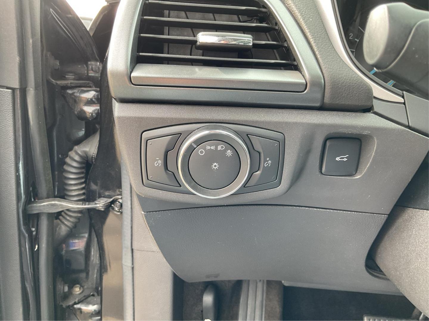 2014 Ford Fusion SE (3FA6P0H79ER) with an Duratec 2.5L I-4 DOHC engine, located at 1951 S Dayton Lakeview Rd., New Carlisle, OH, 45344, (937) 908-9800, 39.890999, -84.050255 - 2014 Ford Fusion SE - Photo#16