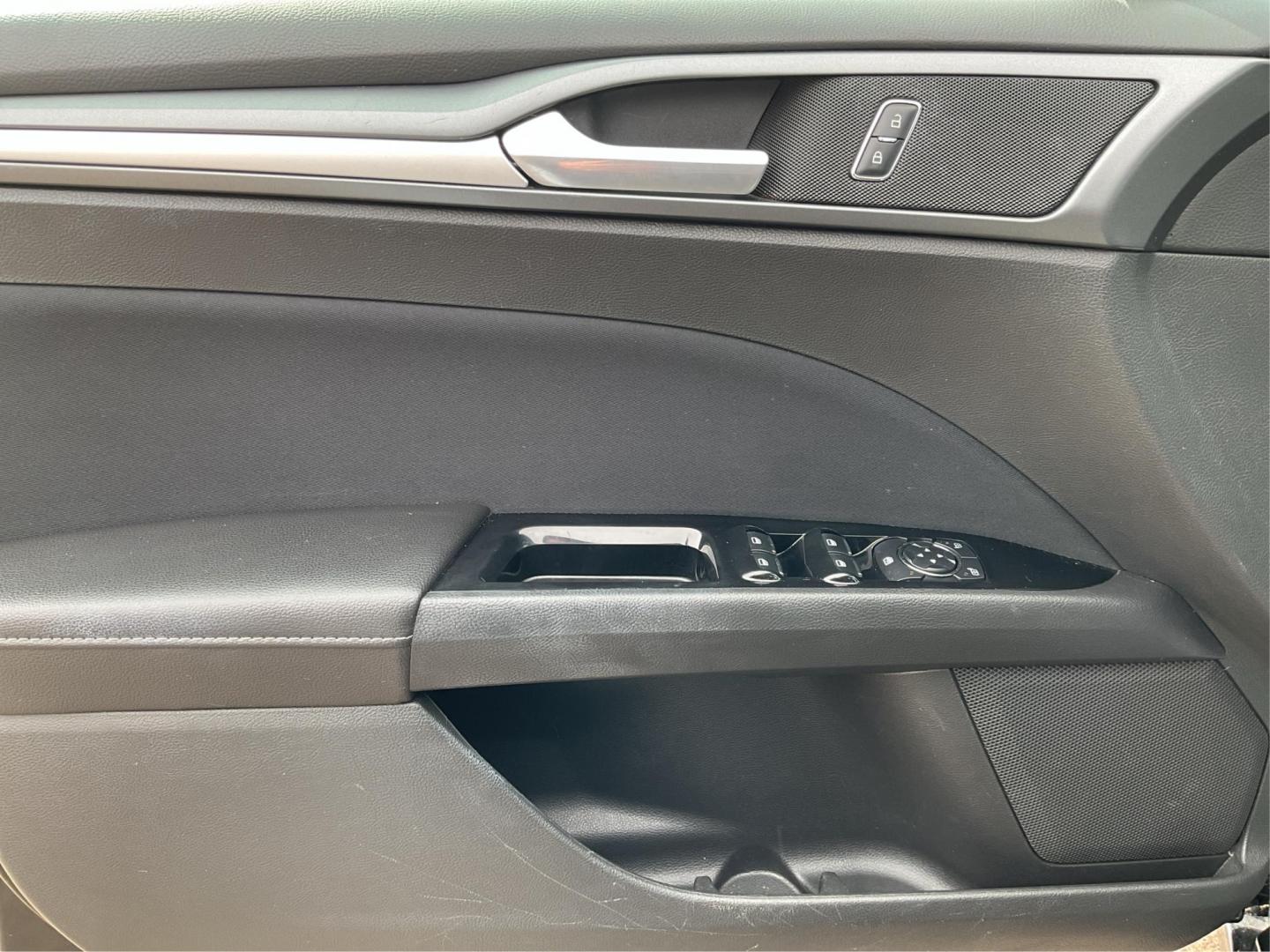 2014 Ford Fusion SE (3FA6P0H79ER) with an Duratec 2.5L I-4 DOHC engine, located at 1951 S Dayton Lakeview Rd., New Carlisle, OH, 45344, (937) 908-9800, 39.890999, -84.050255 - 2014 Ford Fusion SE - Photo#18