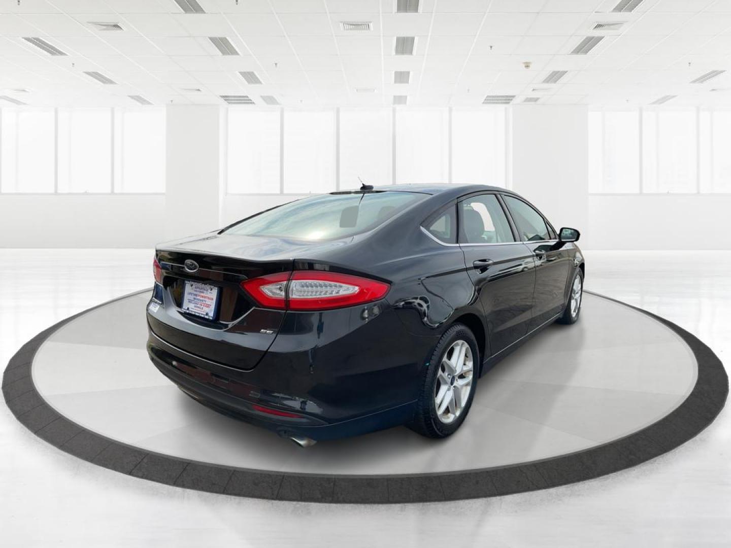 2014 Ford Fusion SE (3FA6P0H79ER) with an Duratec 2.5L I-4 DOHC engine, located at 1951 S Dayton Lakeview Rd., New Carlisle, OH, 45344, (937) 908-9800, 39.890999, -84.050255 - 2014 Ford Fusion SE - Photo#2