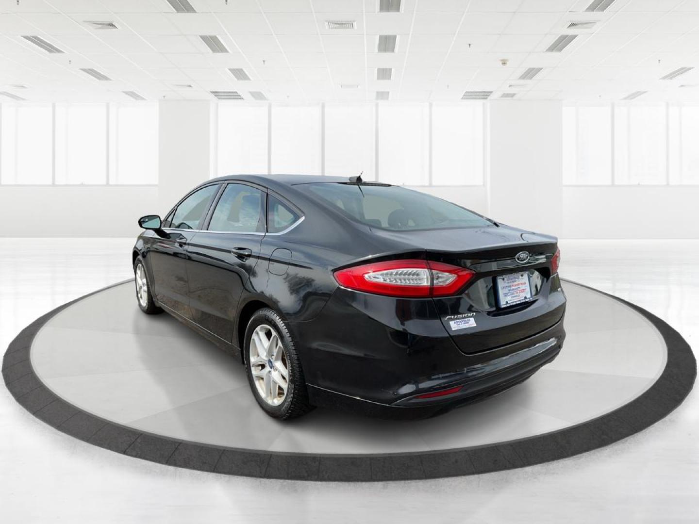 2014 Ford Fusion SE (3FA6P0H79ER) with an Duratec 2.5L I-4 DOHC engine, located at 1951 S Dayton Lakeview Rd., New Carlisle, OH, 45344, (937) 908-9800, 39.890999, -84.050255 - 2014 Ford Fusion SE - Photo#4