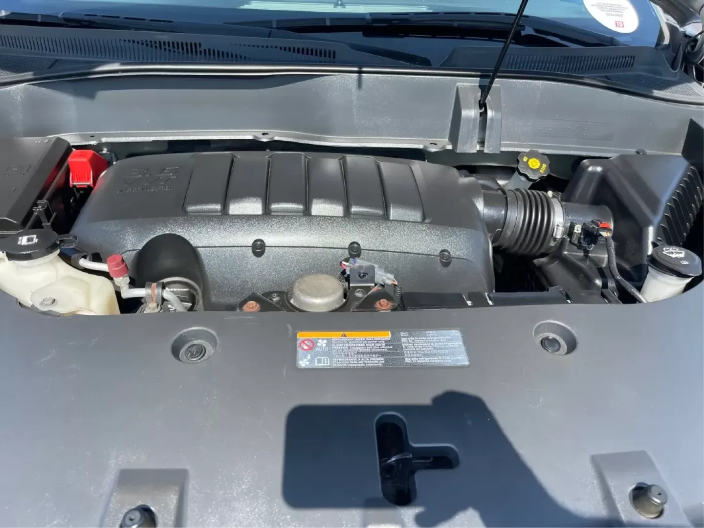 2014 GMC Acadia SLE-2 AWD (1GKKVPKD1EJ) with an 3.6L V6 DOHC 24V engine, 6-Speed Automatic transmission, located at 1099 N County Rd 25A, Troy, OH, 45373, (937) 908-9800, 40.057079, -84.212883 - If you're searching for the perfect family SUV that balances style, comfort, and an adventurous spirit, look no further than this stunning 2014 GMC Acadia SLE-2 AWD, now available at Advantage Car and Credit in Fairborn, OH. With spacious seating for up to eight passengers and the versatility needed - Photo#10