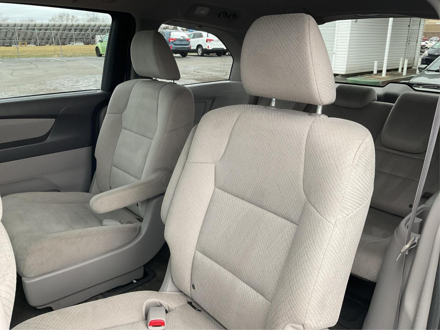 2014 Honda Odyssey LX (5FNRL5H23EB) with an 3.5L V-6 i-VTEC variable valve control engine, located at 1230 East Main St, Xenia, OH, 45385, (937) 908-9800, 39.688026, -83.910172 - 2014 Honda Odyssey LX - Photo#9
