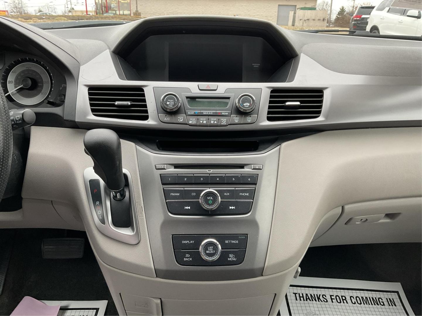 2014 Honda Odyssey LX (5FNRL5H23EB) with an 3.5L V-6 i-VTEC variable valve control engine, located at 1230 East Main St, Xenia, OH, 45385, (937) 908-9800, 39.688026, -83.910172 - 2014 Honda Odyssey LX - Photo#12