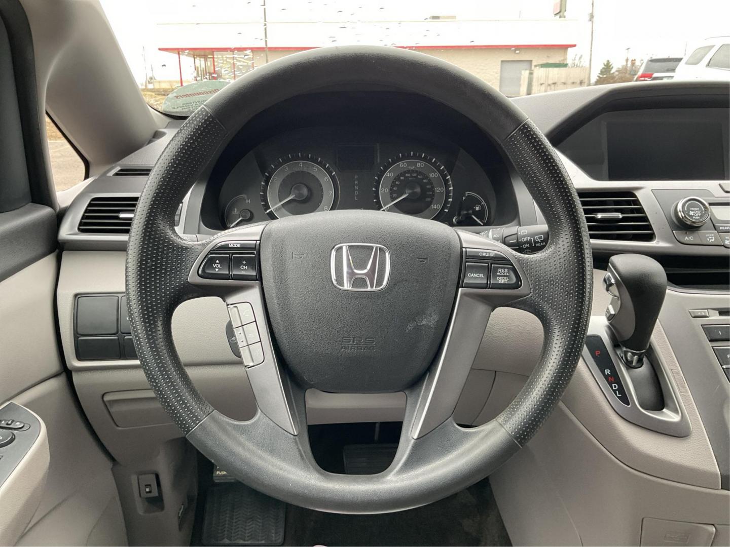 2014 Honda Odyssey LX (5FNRL5H23EB) with an 3.5L V-6 i-VTEC variable valve control engine, located at 1230 East Main St, Xenia, OH, 45385, (937) 908-9800, 39.688026, -83.910172 - 2014 Honda Odyssey LX - Photo#15