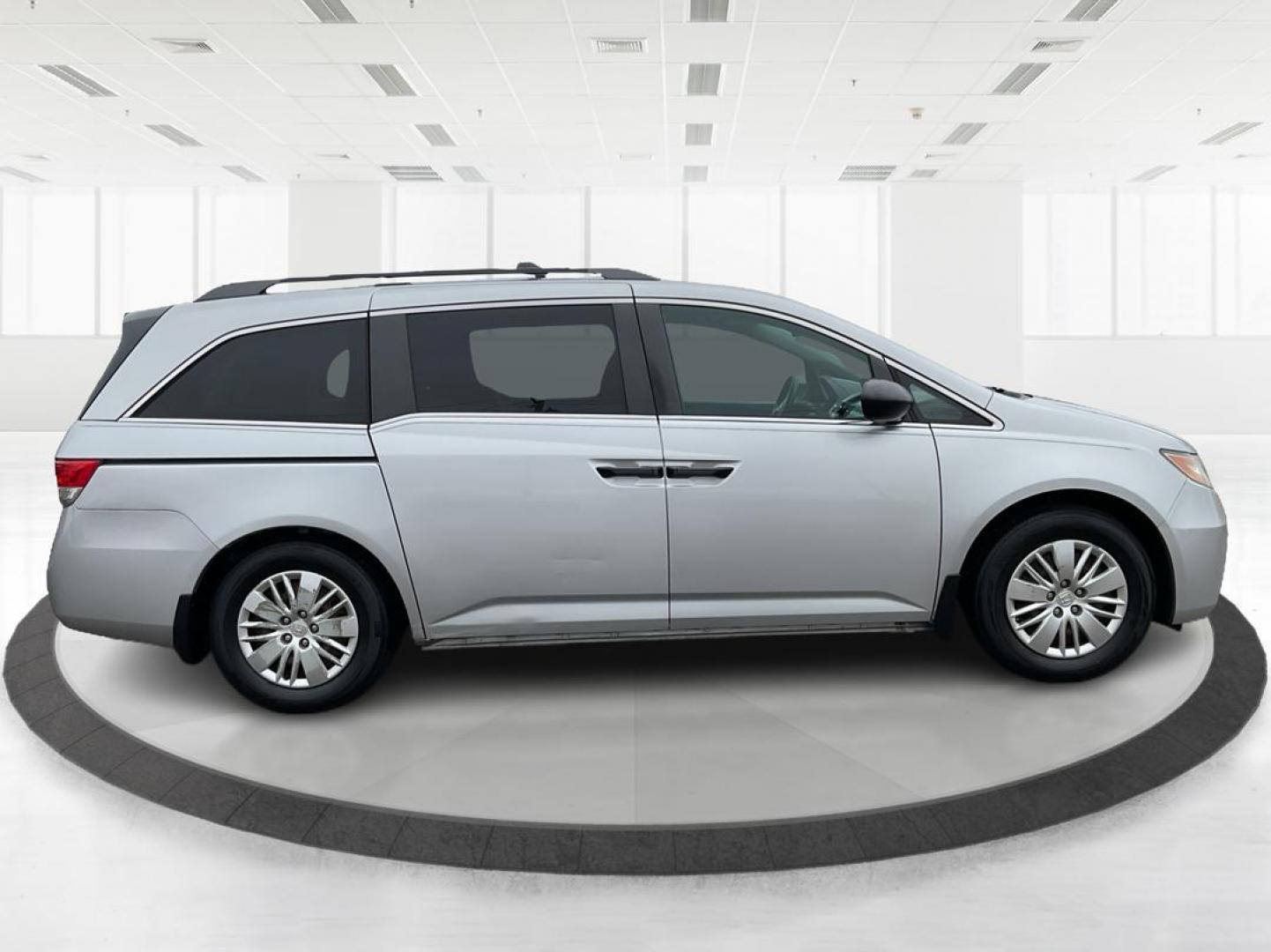 2014 Honda Odyssey LX (5FNRL5H23EB) with an 3.5L V-6 i-VTEC variable valve control engine, located at 1230 East Main St, Xenia, OH, 45385, (937) 908-9800, 39.688026, -83.910172 - 2014 Honda Odyssey LX - Photo#1
