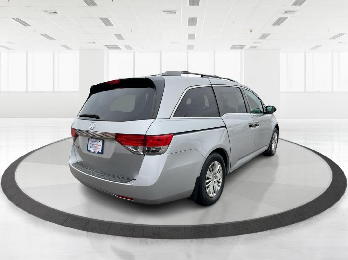 2014 Honda Odyssey LX (5FNRL5H23EB) with an 3.5L V-6 i-VTEC variable valve control engine, located at 1230 East Main St, Xenia, OH, 45385, (937) 908-9800, 39.688026, -83.910172 - 2014 Honda Odyssey LX - Photo#2