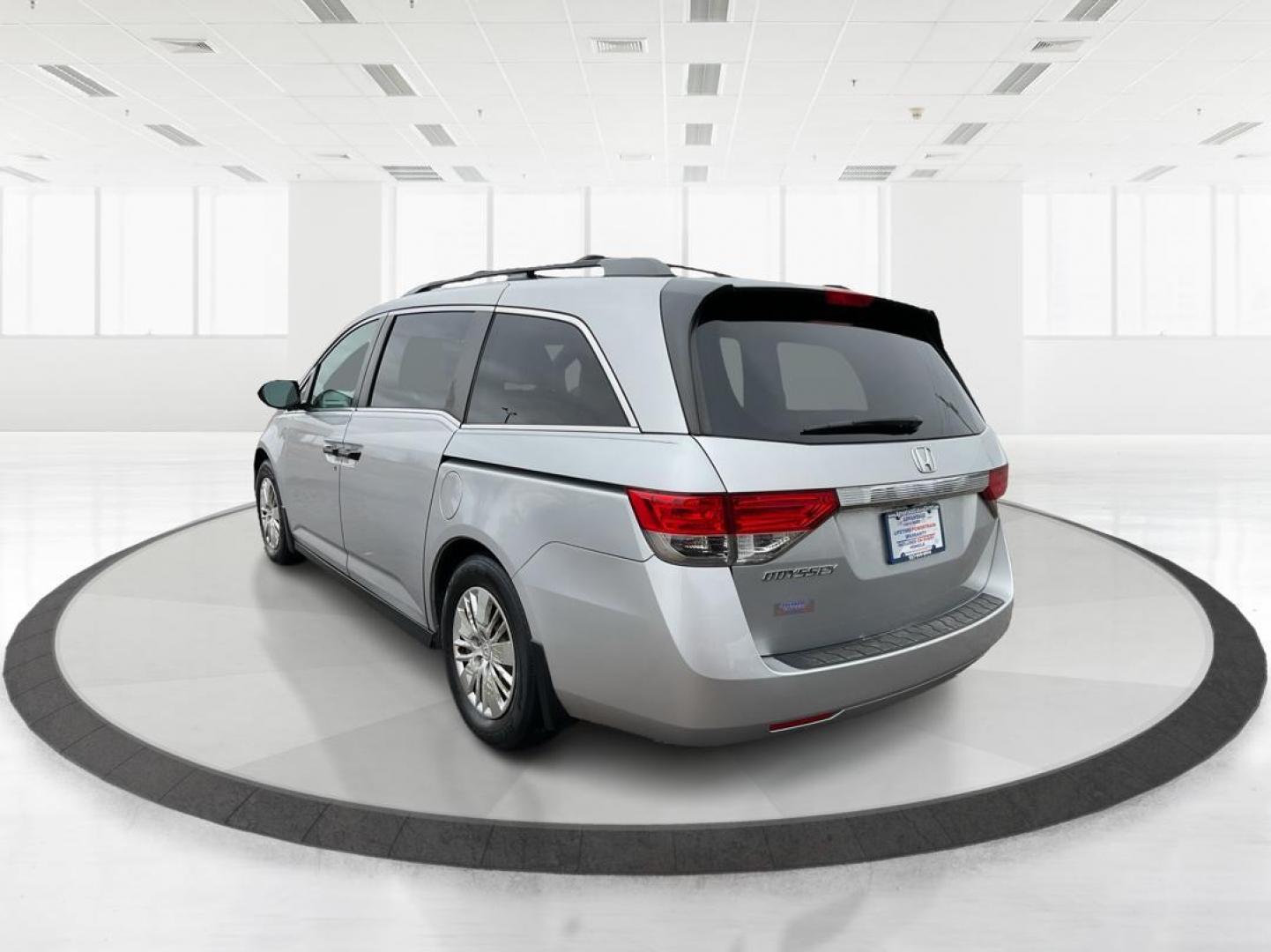 2014 Honda Odyssey LX (5FNRL5H23EB) with an 3.5L V-6 i-VTEC variable valve control engine, located at 1230 East Main St, Xenia, OH, 45385, (937) 908-9800, 39.688026, -83.910172 - 2014 Honda Odyssey LX - Photo#4