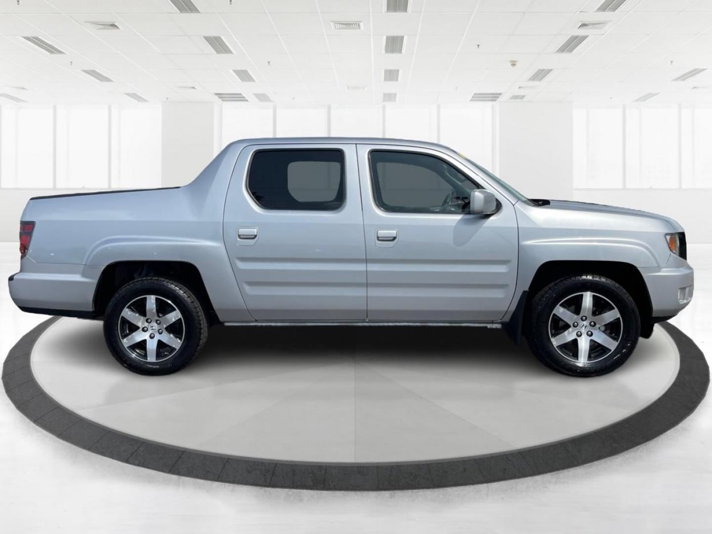 2014 Honda Ridgeline RTL-S (5FPYK1F67EB) with an 3.5L V6 SOHC 24V engine, 5-Speed Automatic transmission, located at 1230 East Main St, Xenia, OH, 45385, (937) 908-9800, 39.688026, -83.910172 - One Owner - Photo#1