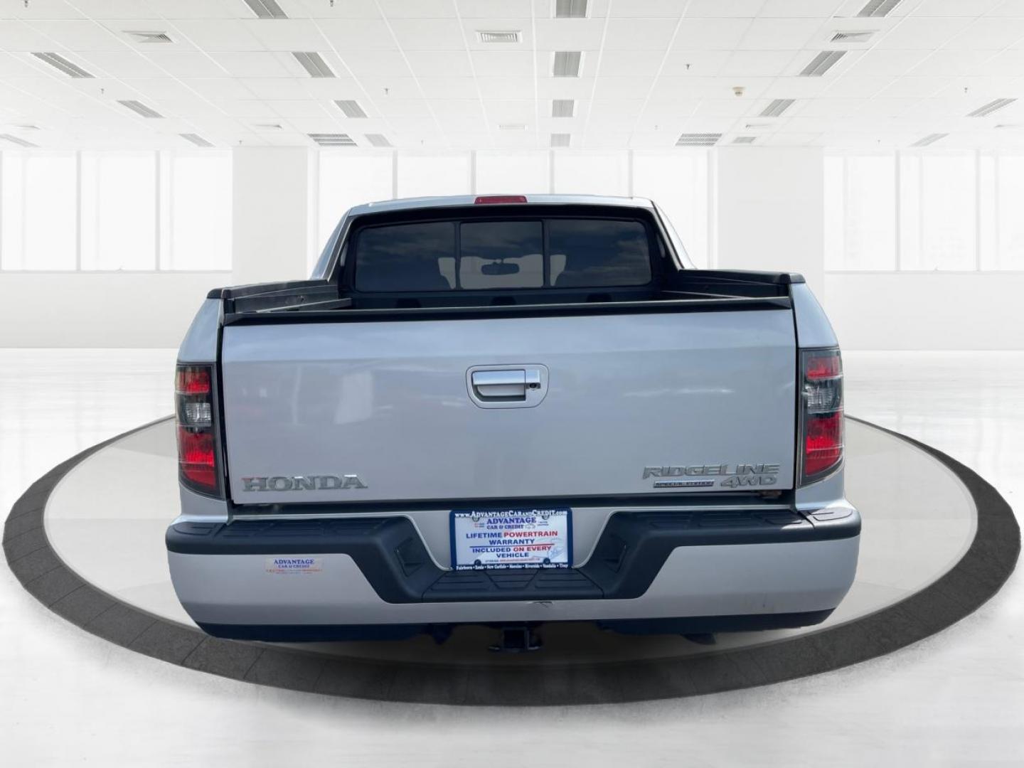 2014 Honda Ridgeline RTL-S (5FPYK1F67EB) with an 3.5L V6 SOHC 24V engine, 5-Speed Automatic transmission, located at 1230 East Main St, Xenia, OH, 45385, (937) 908-9800, 39.688026, -83.910172 - One Owner - Photo#3