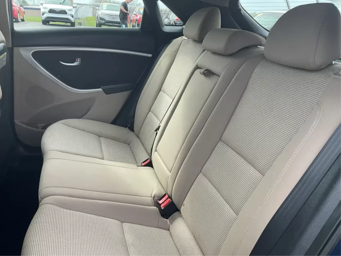 2014 Hyundai Elantra GT GT (KMHD35LH4EU) with an Other engine, located at 1230 East Main St, Xenia, OH, 45385, (937) 908-9800, 39.688026, -83.910172 - **Discover Your Next Adventure with the 2014 Hyundai Elantra GT at Advantage Car and Credit!**<br /> <br /> Are you searching for a reliable vehicle that fits seamlessly into both your daily routine and your weekend getaways? Look no further than the 2014 Hyundai Elantra GT, available at Advantage C - Photo#9