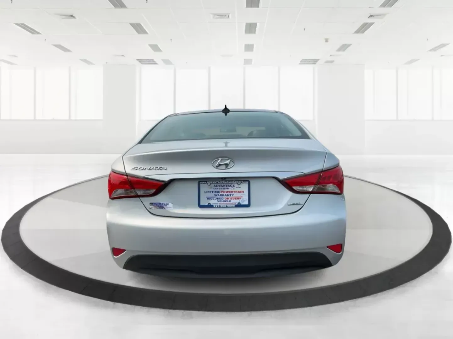 2014 Hyundai Sonata Limited (5NPEC4AC8EH) with an 2.4L I-4 gasoline direct injection engine, located at 1951 S Dayton Lakeview Rd., New Carlisle, OH, 45344, (937) 908-9800, 39.890999, -84.050255 - 2014 Hyundai Sonata Limited - Photo#3