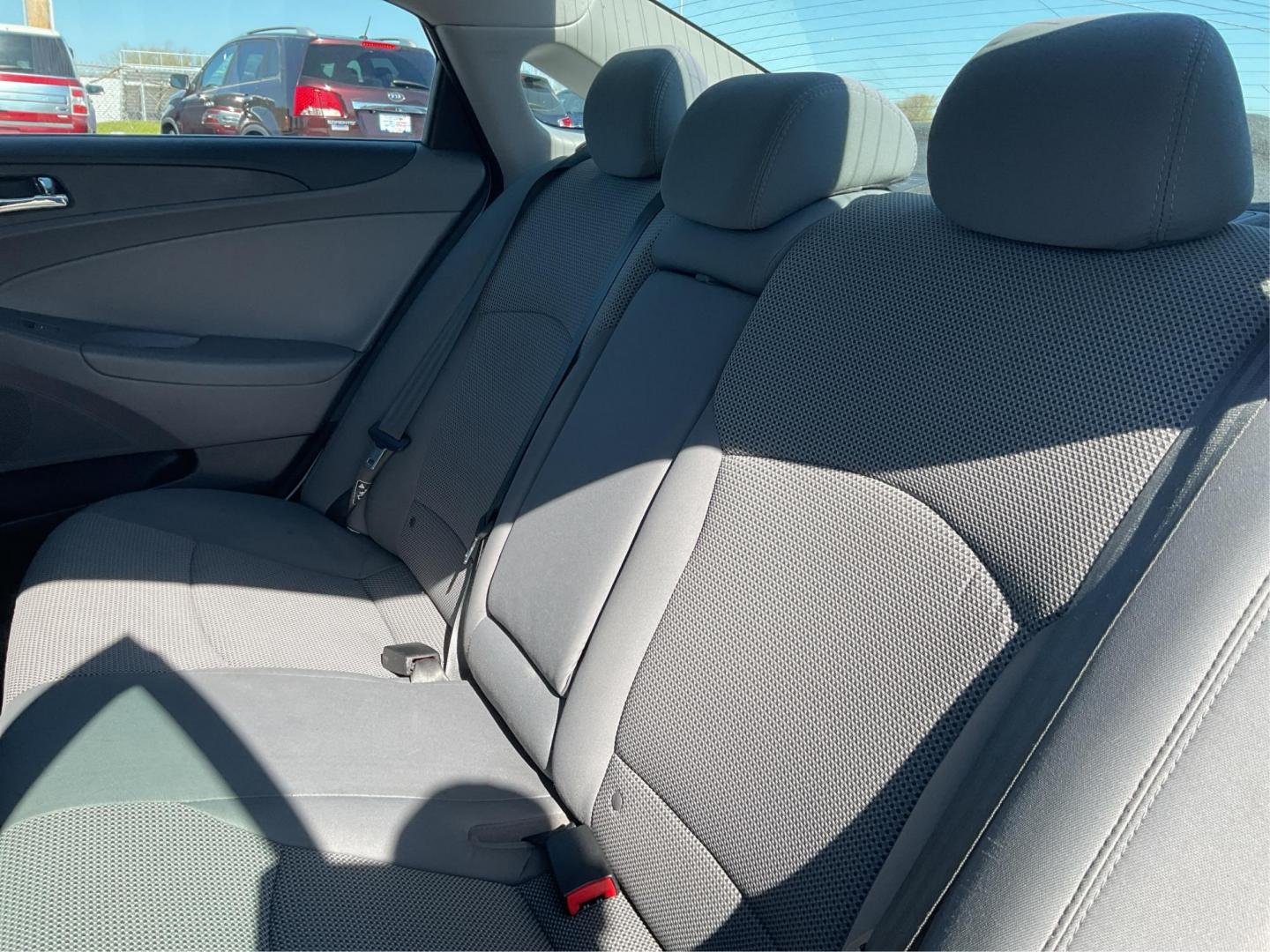 2014 Hyundai Sonata GLS (5NPEB4AC4EH) with an 2.4L I-4 gasoline direct injection engine, located at 4508 South Dixie Dr, Moraine, OH, 45439, (937) 908-9800, 39.689976, -84.218452 - 2014 Hyundai Sonata GLS - Photo#9