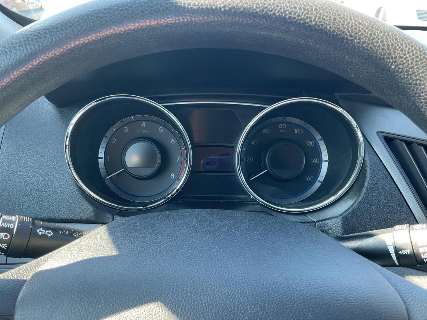 2014 Hyundai Sonata GLS (5NPEB4AC4EH) with an 2.4L I-4 gasoline direct injection engine, located at 4508 South Dixie Dr, Moraine, OH, 45439, (937) 908-9800, 39.689976, -84.218452 - 2014 Hyundai Sonata GLS - Photo#14