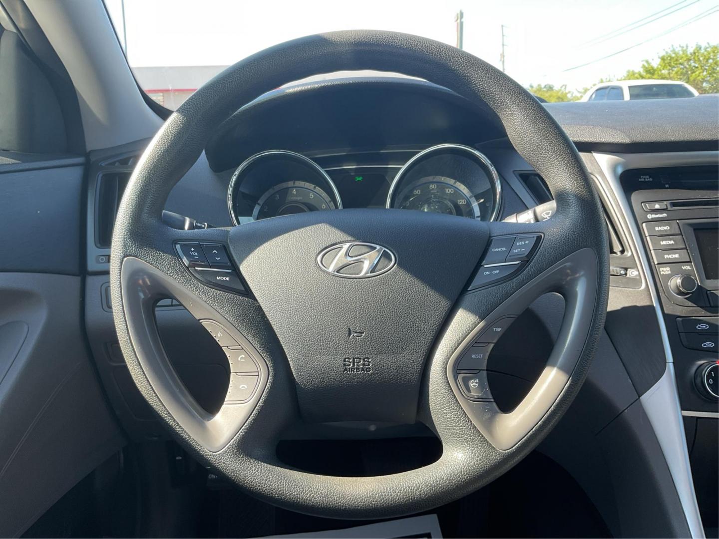 2014 Hyundai Sonata GLS (5NPEB4AC4EH) with an 2.4L I-4 gasoline direct injection engine, located at 4508 South Dixie Dr, Moraine, OH, 45439, (937) 908-9800, 39.689976, -84.218452 - 2014 Hyundai Sonata GLS - Photo#15