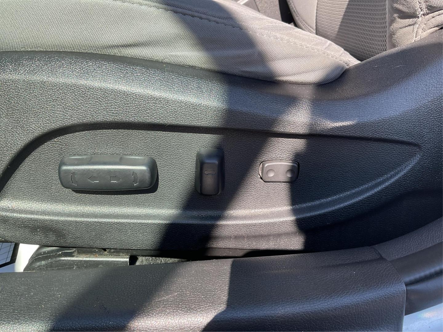 2014 Hyundai Sonata GLS (5NPEB4AC4EH) with an 2.4L I-4 gasoline direct injection engine, located at 4508 South Dixie Dr, Moraine, OH, 45439, (937) 908-9800, 39.689976, -84.218452 - 2014 Hyundai Sonata GLS - Photo#16