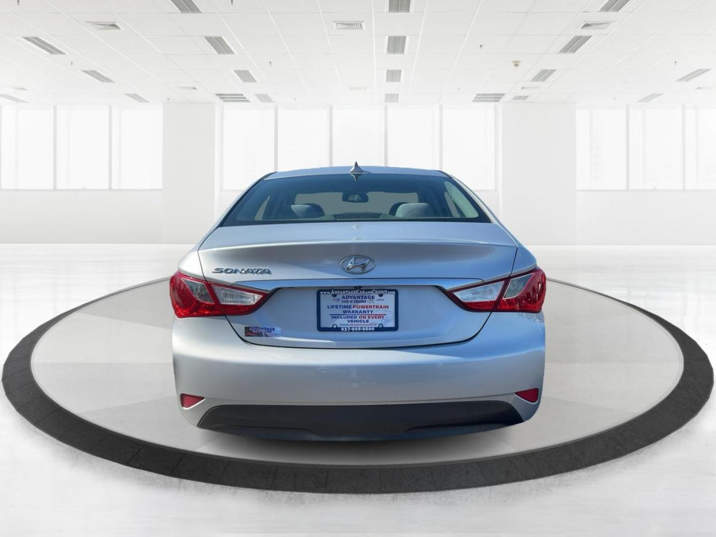2014 Hyundai Sonata GLS (5NPEB4AC4EH) with an 2.4L I-4 gasoline direct injection engine, located at 4508 South Dixie Dr, Moraine, OH, 45439, (937) 908-9800, 39.689976, -84.218452 - 2014 Hyundai Sonata GLS - Photo#3
