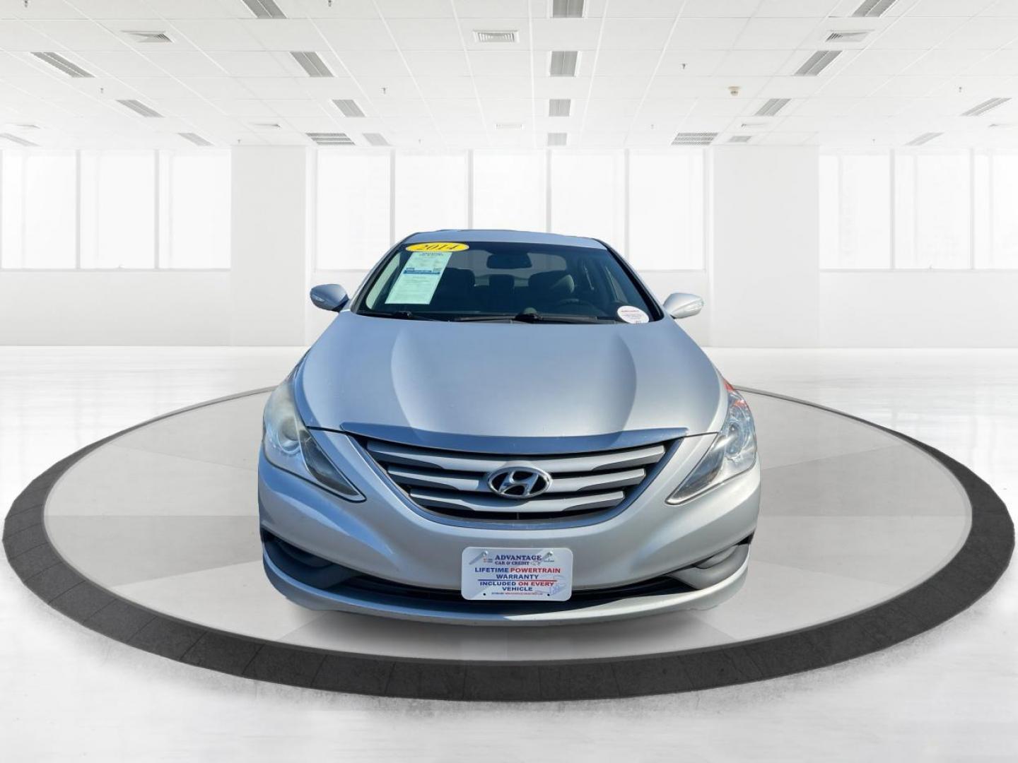 2014 Hyundai Sonata GLS (5NPEB4AC4EH) with an 2.4L I-4 gasoline direct injection engine, located at 4508 South Dixie Dr, Moraine, OH, 45439, (937) 908-9800, 39.689976, -84.218452 - 2014 Hyundai Sonata GLS - Photo#6