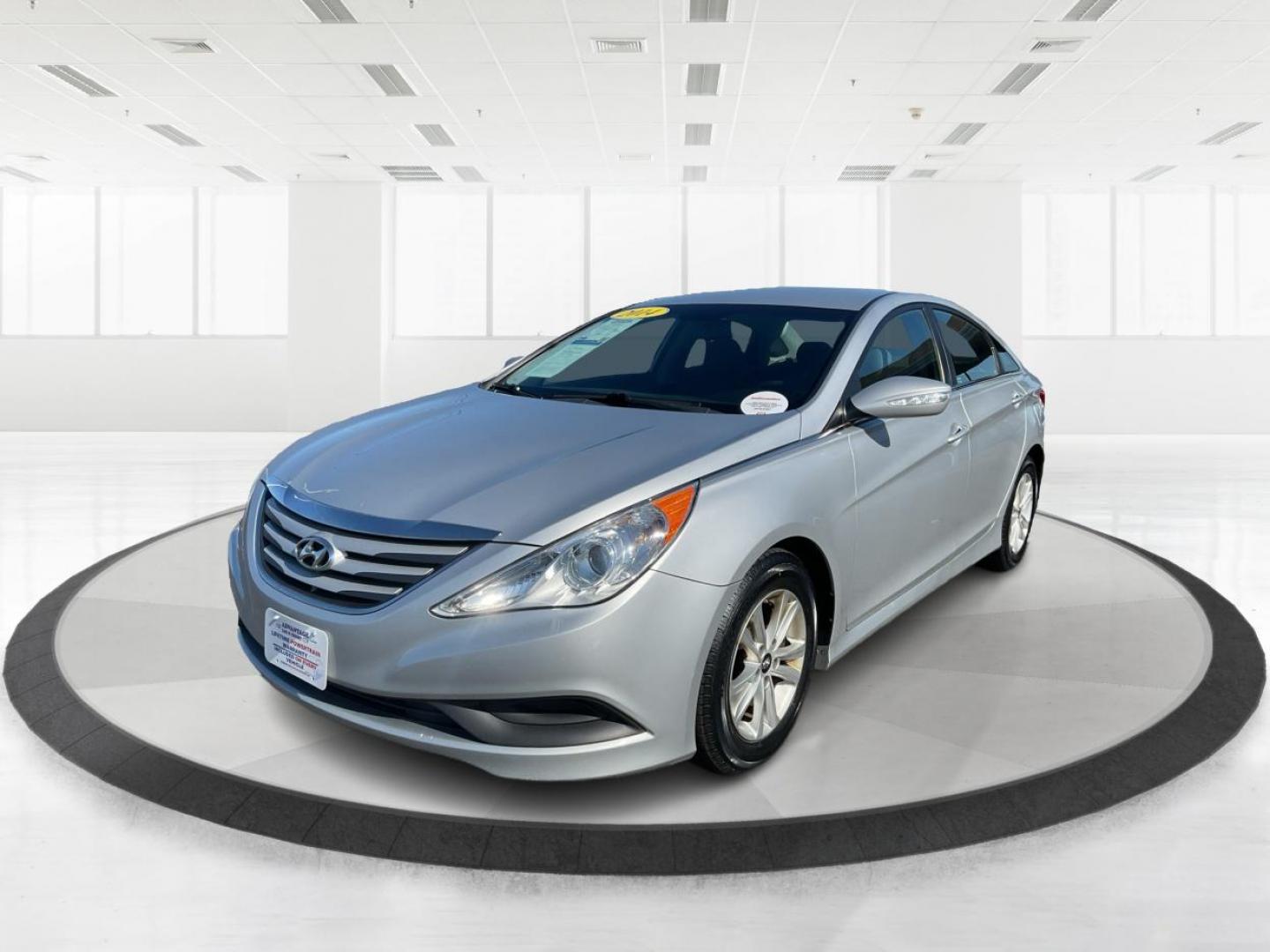 2014 Hyundai Sonata GLS (5NPEB4AC4EH) with an 2.4L I-4 gasoline direct injection engine, located at 4508 South Dixie Dr, Moraine, OH, 45439, (937) 908-9800, 39.689976, -84.218452 - 2014 Hyundai Sonata GLS - Photo#7