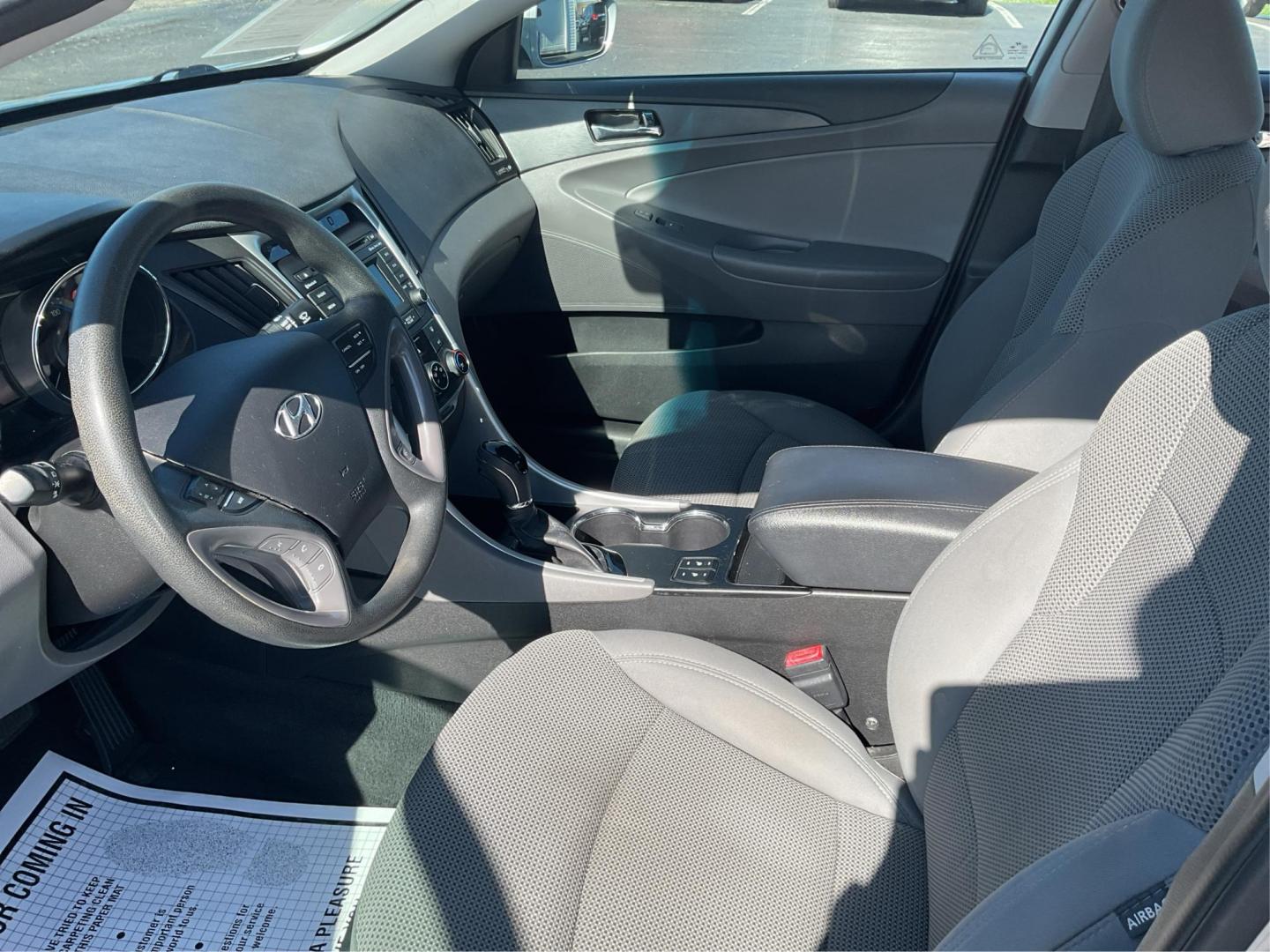 2014 Hyundai Sonata GLS (5NPEB4AC4EH) with an 2.4L I-4 gasoline direct injection engine, located at 4508 South Dixie Dr, Moraine, OH, 45439, (937) 908-9800, 39.689976, -84.218452 - 2014 Hyundai Sonata GLS - Photo#8